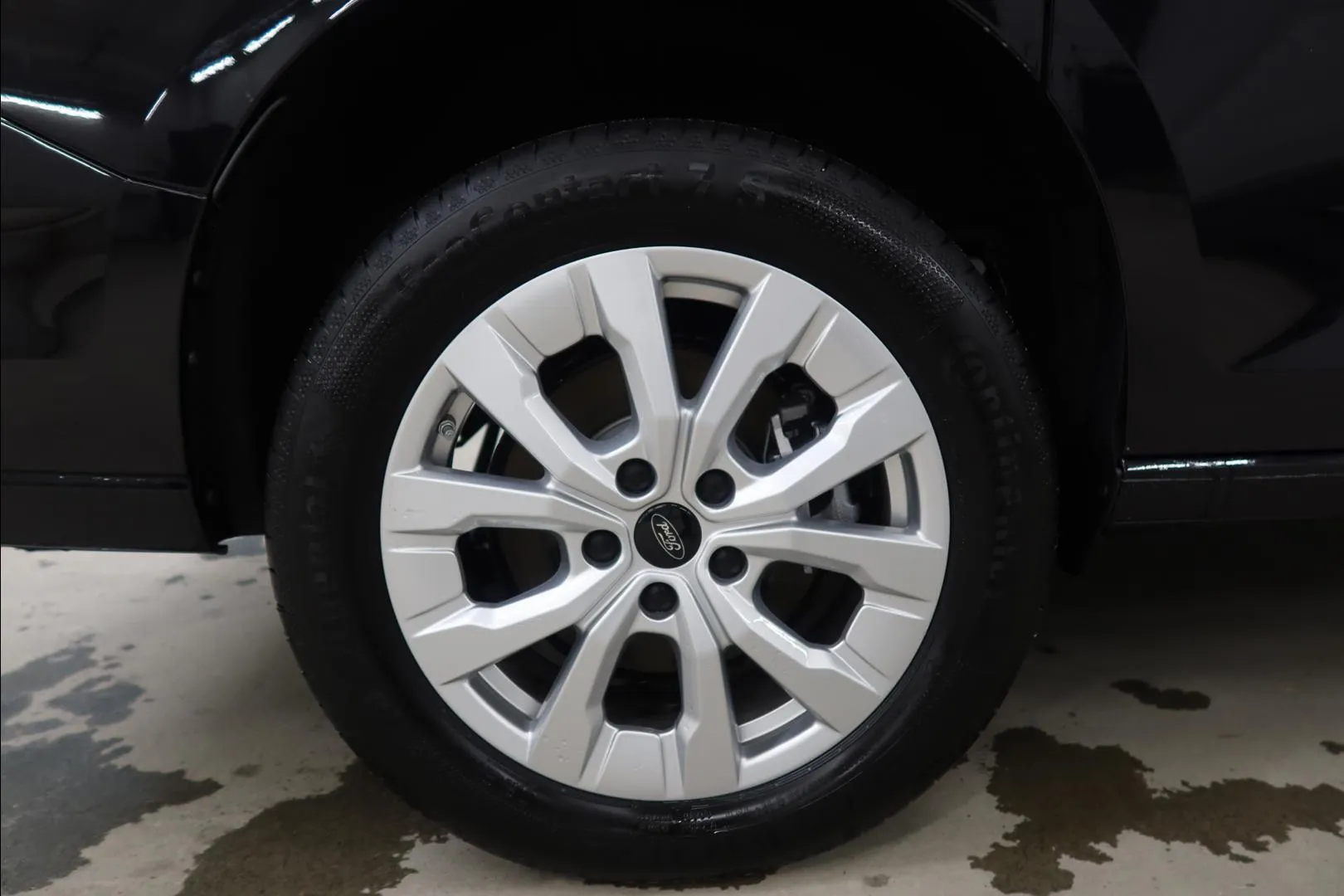 Ford Grand Tourneo Connect FSL-682 carousel image