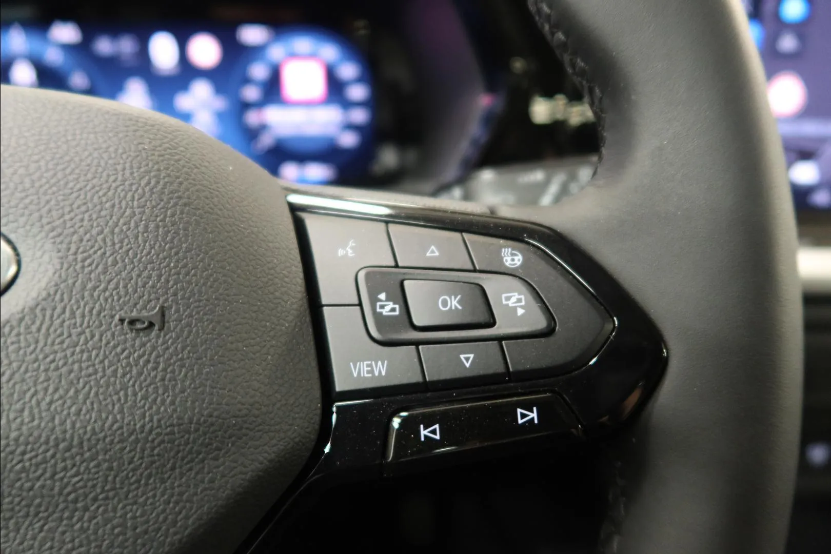 Ford Grand Tourneo Connect FSL-682 carousel image