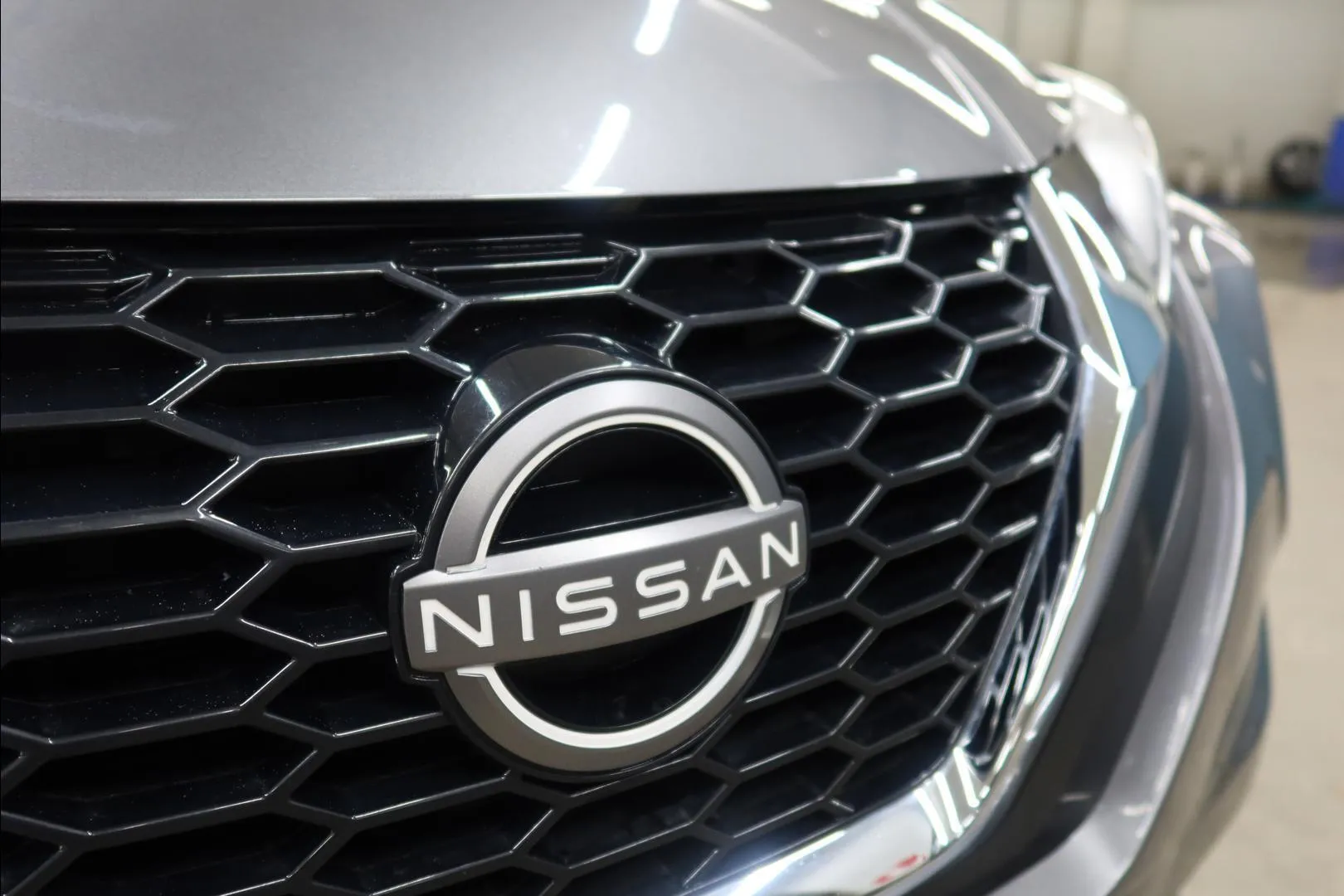 Nissan Juke OZZ-680 carousel image