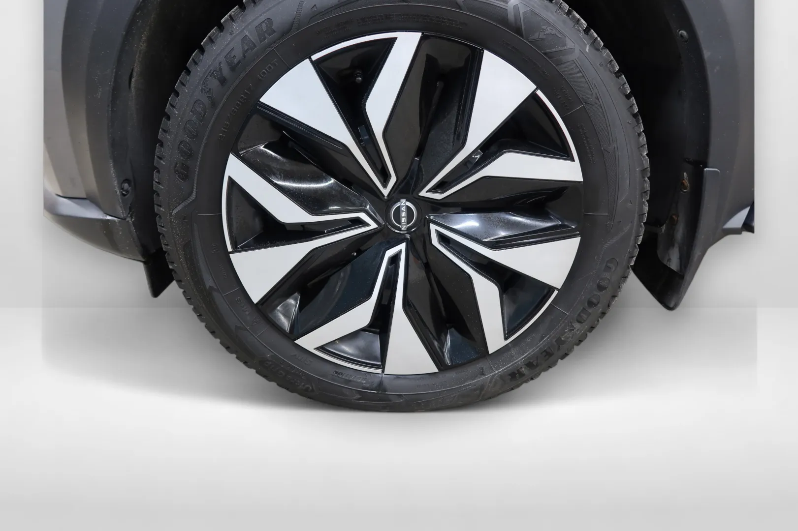 Nissan Juke OZZ-680 carousel image