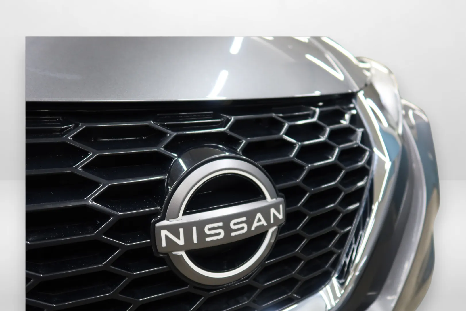 Nissan Juke OZZ-680 carousel image
