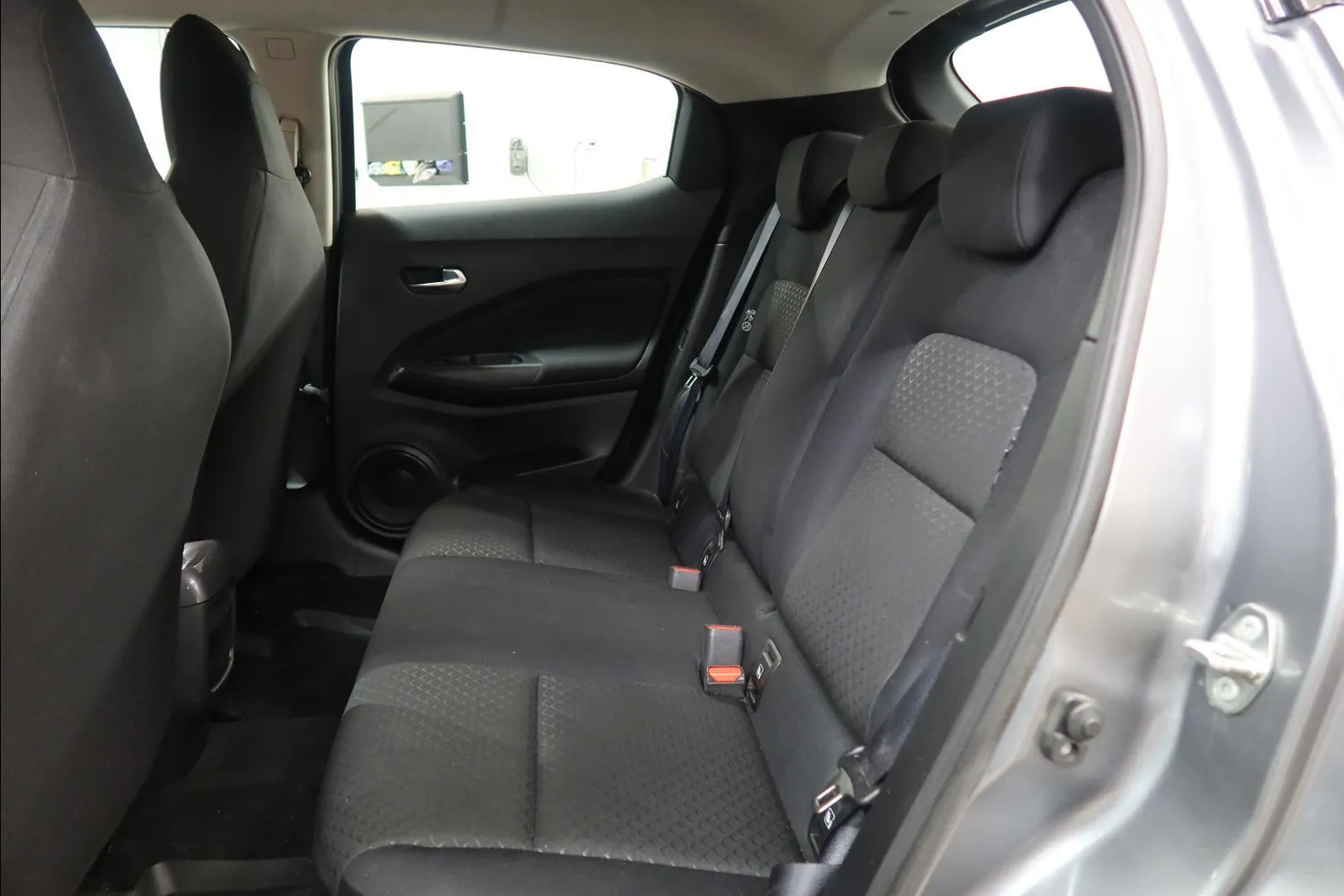 Nissan Juke OZZ-680 carousel image