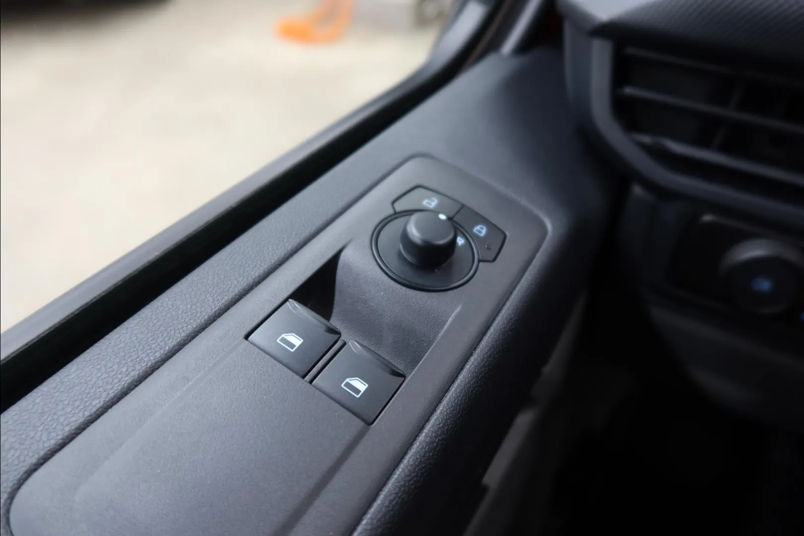 FORD Transit Custom JOI-181 carousel image