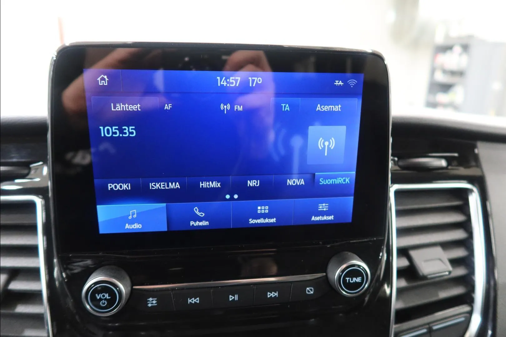FORD Tourneo Custom GZY-647 carousel image