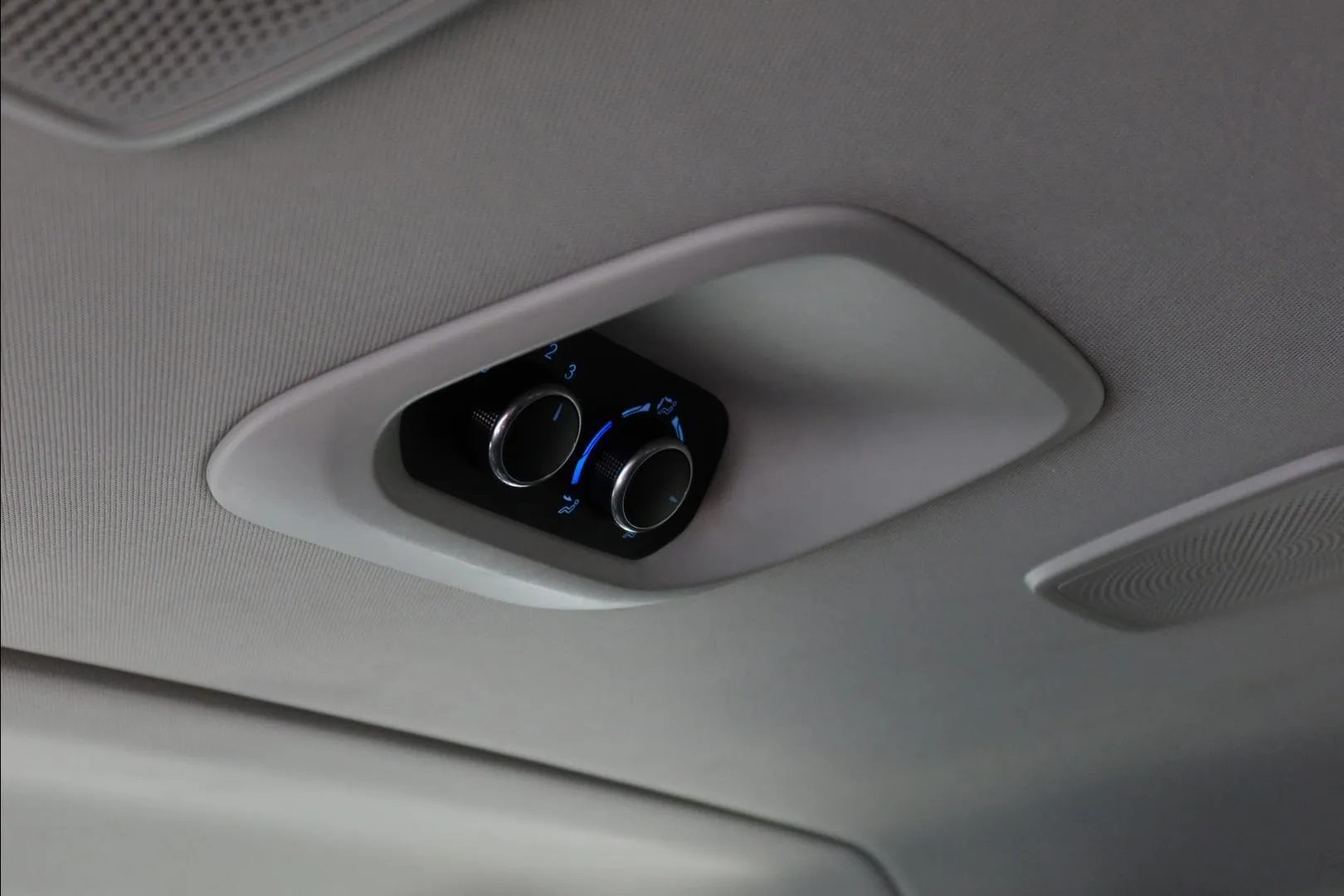 FORD Tourneo Custom GZY-647 carousel image