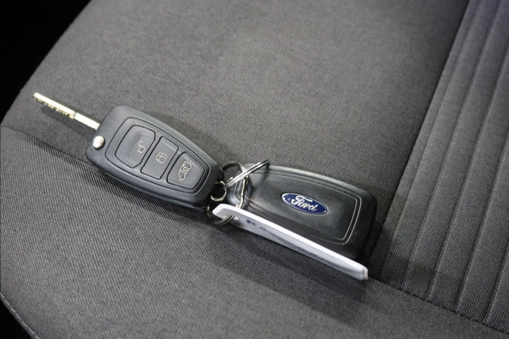 FORD Tourneo Custom GZY-647 carousel image