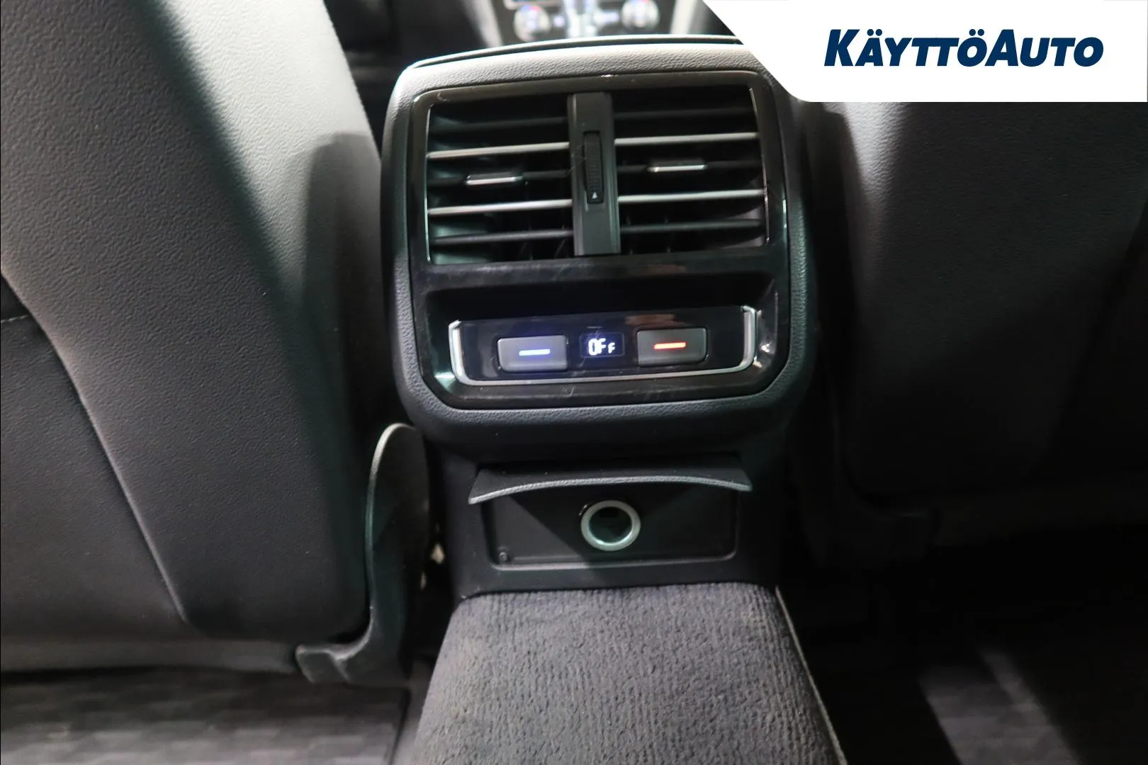 Volkswagen Passat NMO-732 carousel image