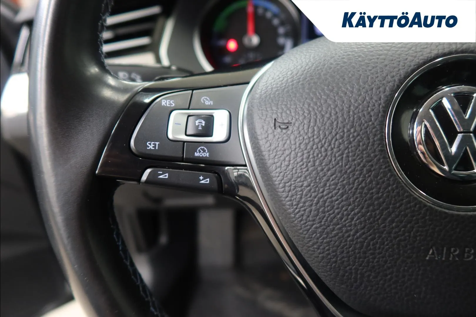 Volkswagen Passat NMO-732 carousel image