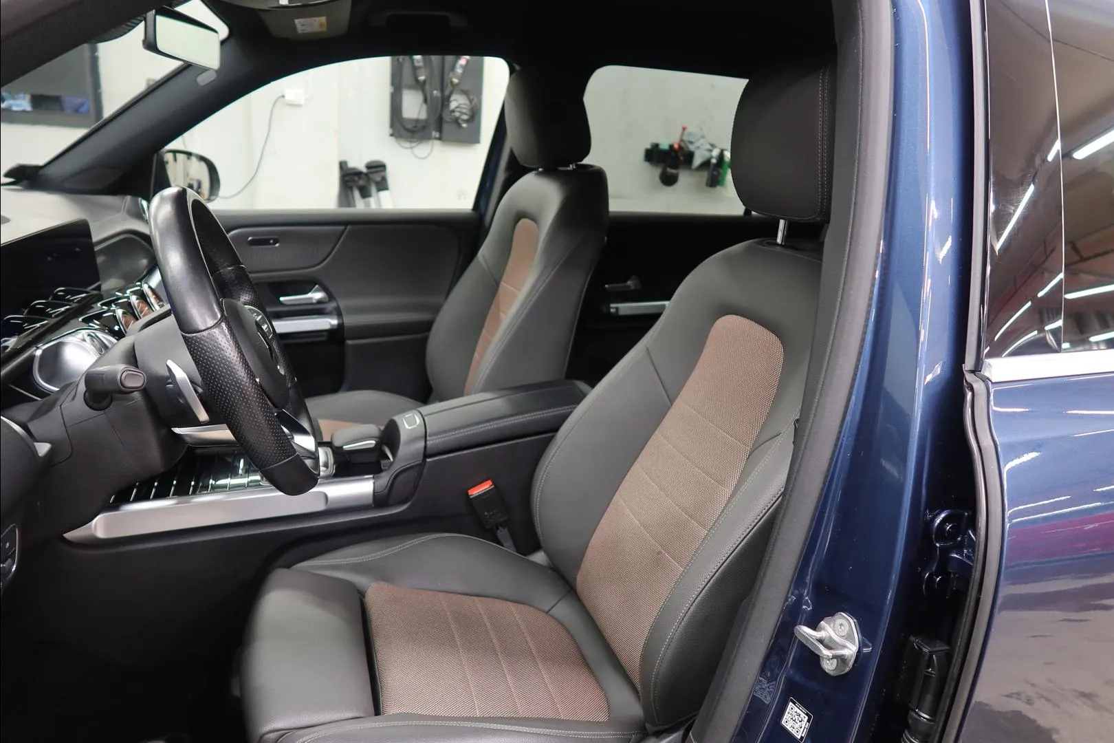 MERCEDES-BENZ EQB NMI-787 carousel image