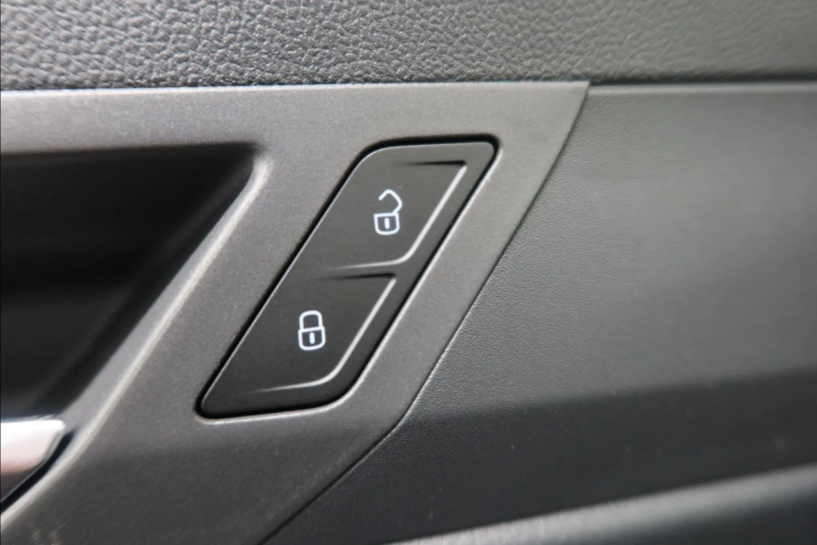 Ford Grand Tourneo Connect KXM-836 carousel image