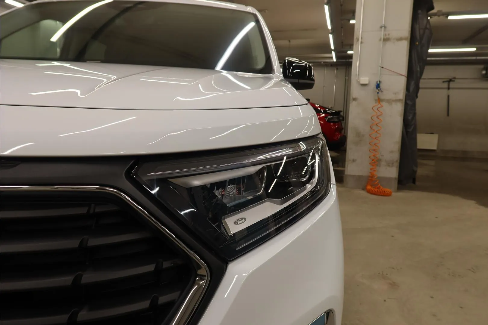 Ford Grand Tourneo Connect KXM-836 carousel image