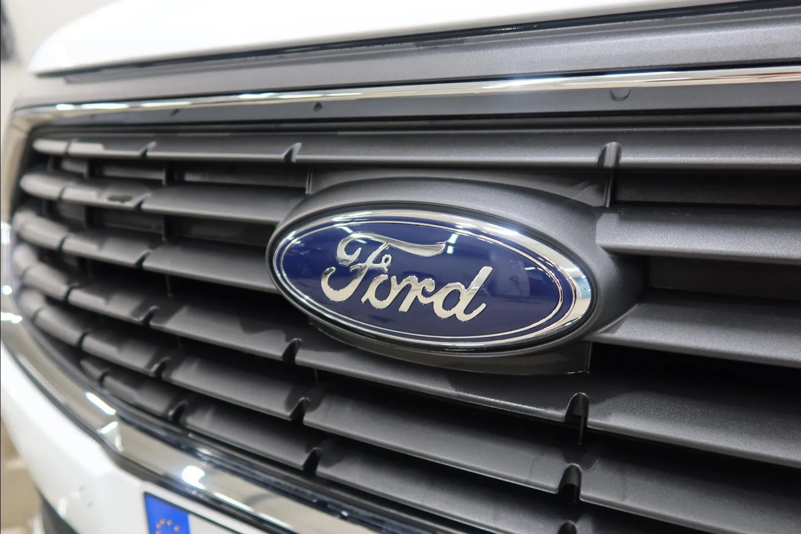 Ford Grand Tourneo Connect KXM-836 carousel image