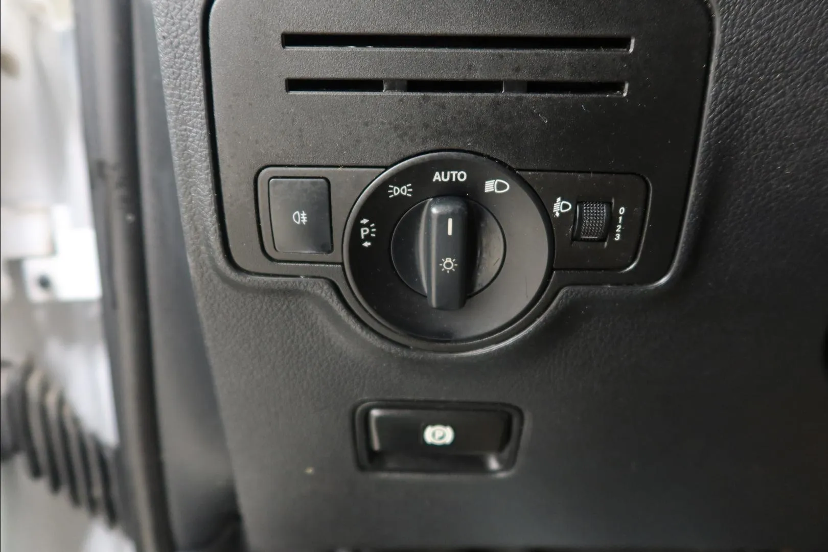 Mercedes-Benz Vito JLC-573 carousel image