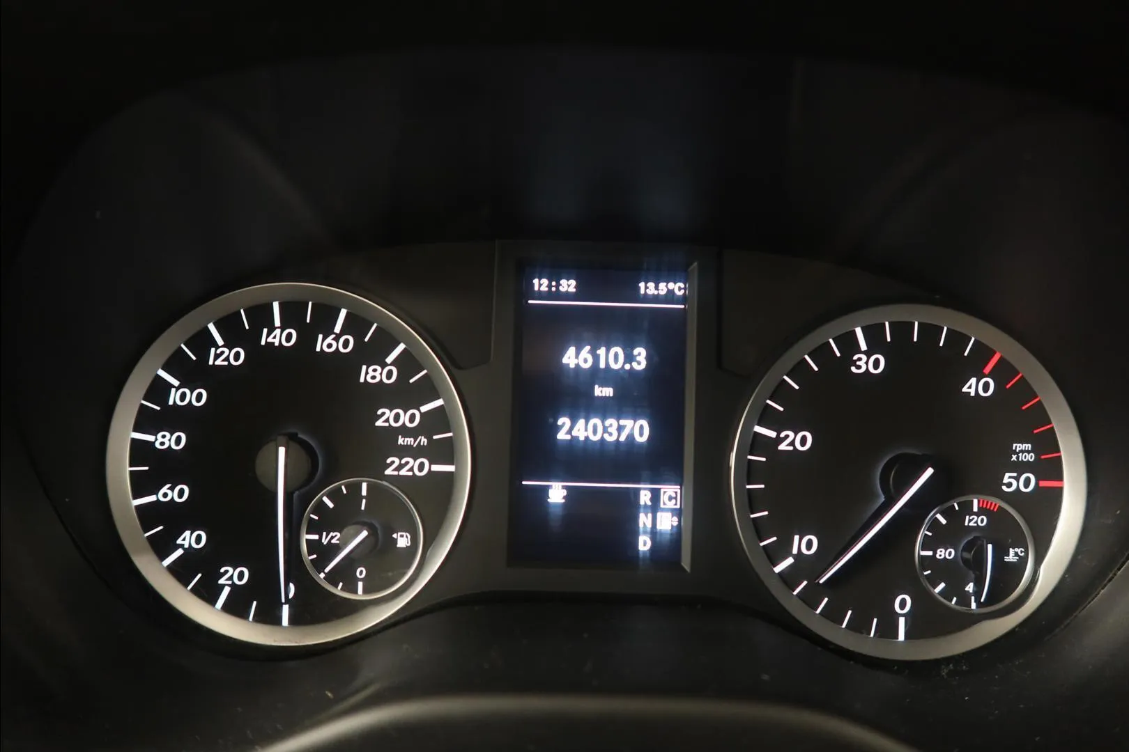 Mercedes-Benz Vito JLC-573 carousel image