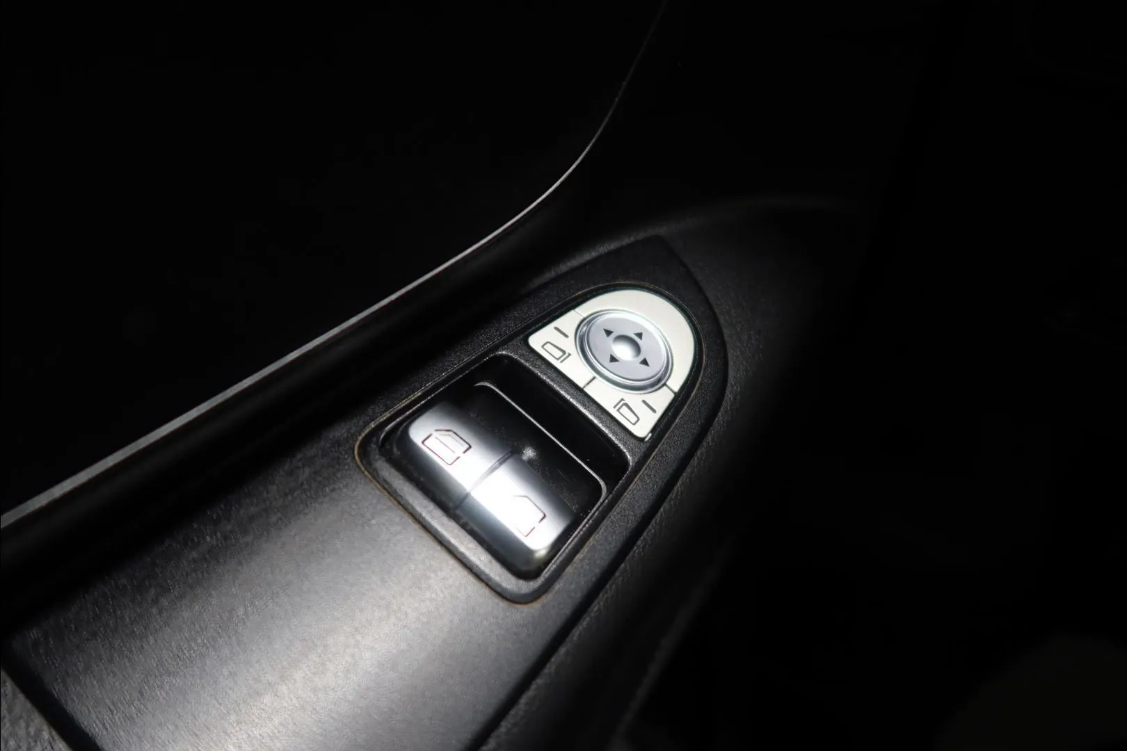 Mercedes-Benz Vito JLC-573 carousel image