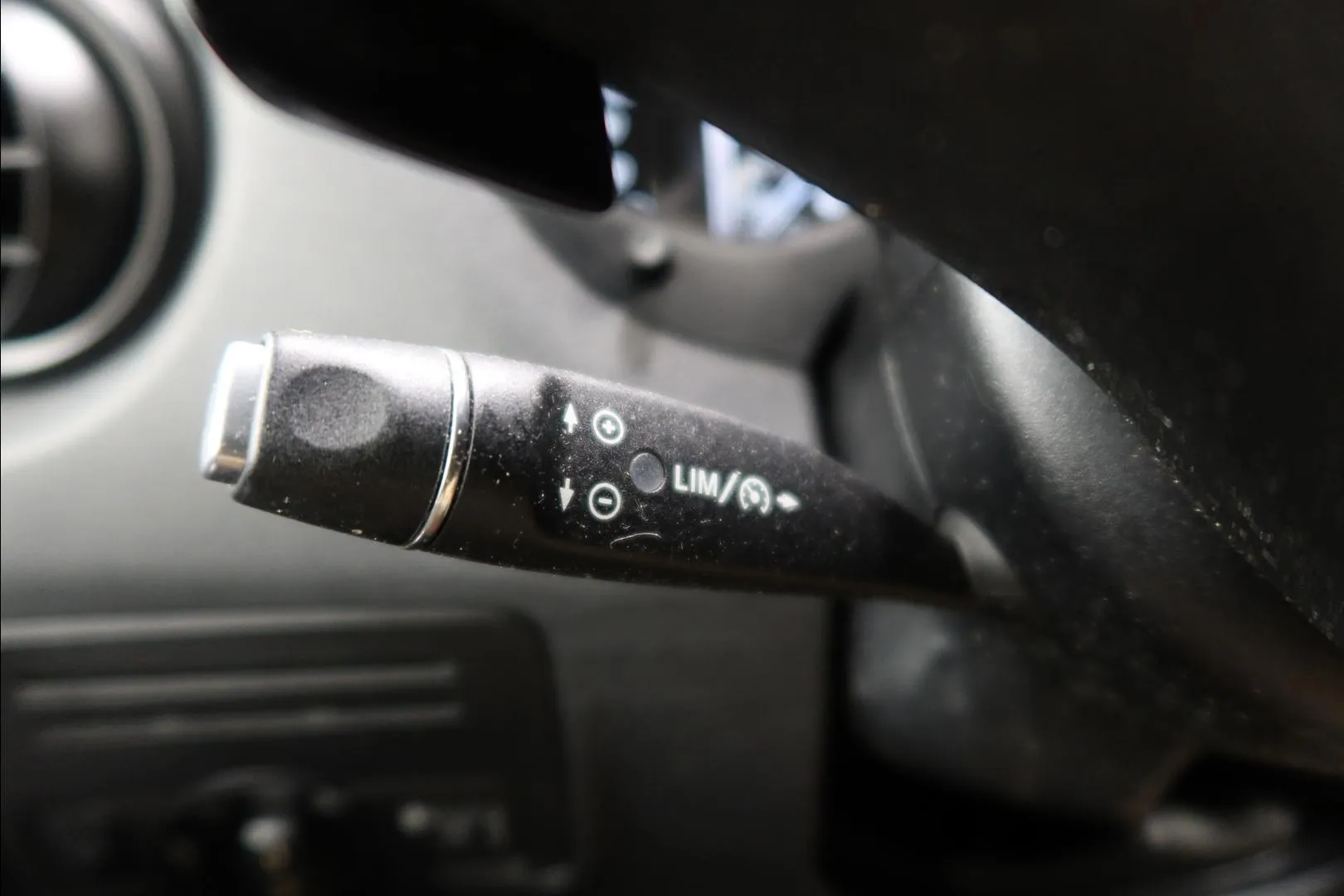 Mercedes-Benz Vito JLC-573 carousel image