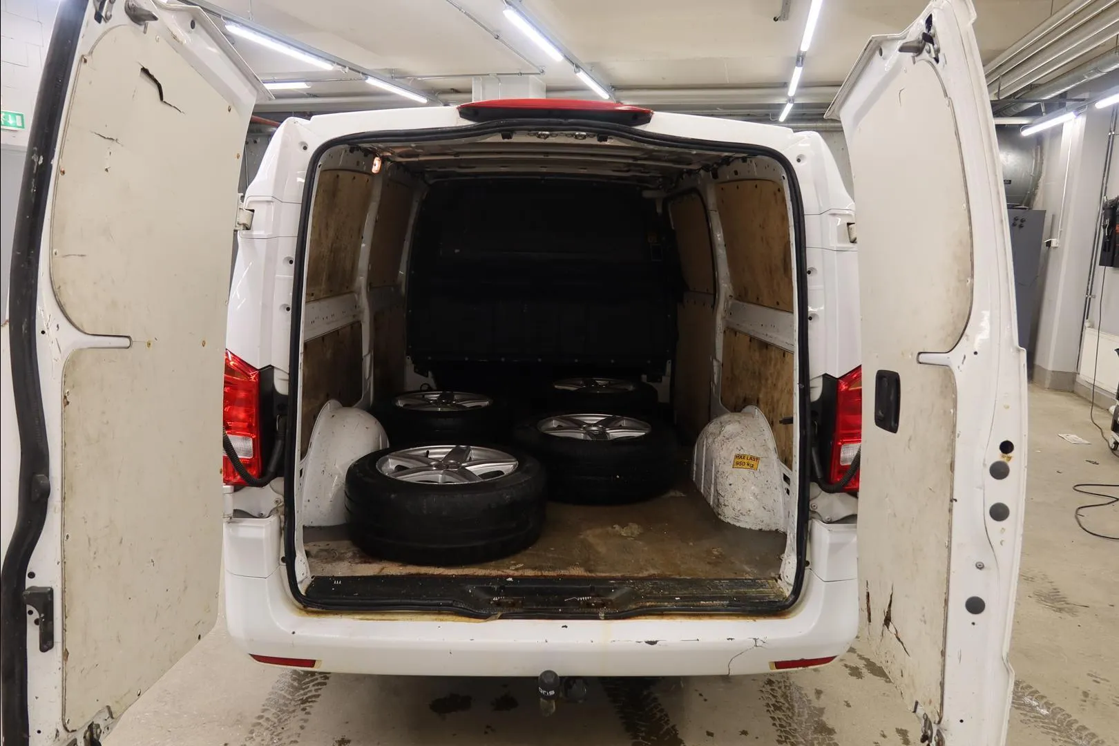 Mercedes-Benz Vito JLC-573 carousel image