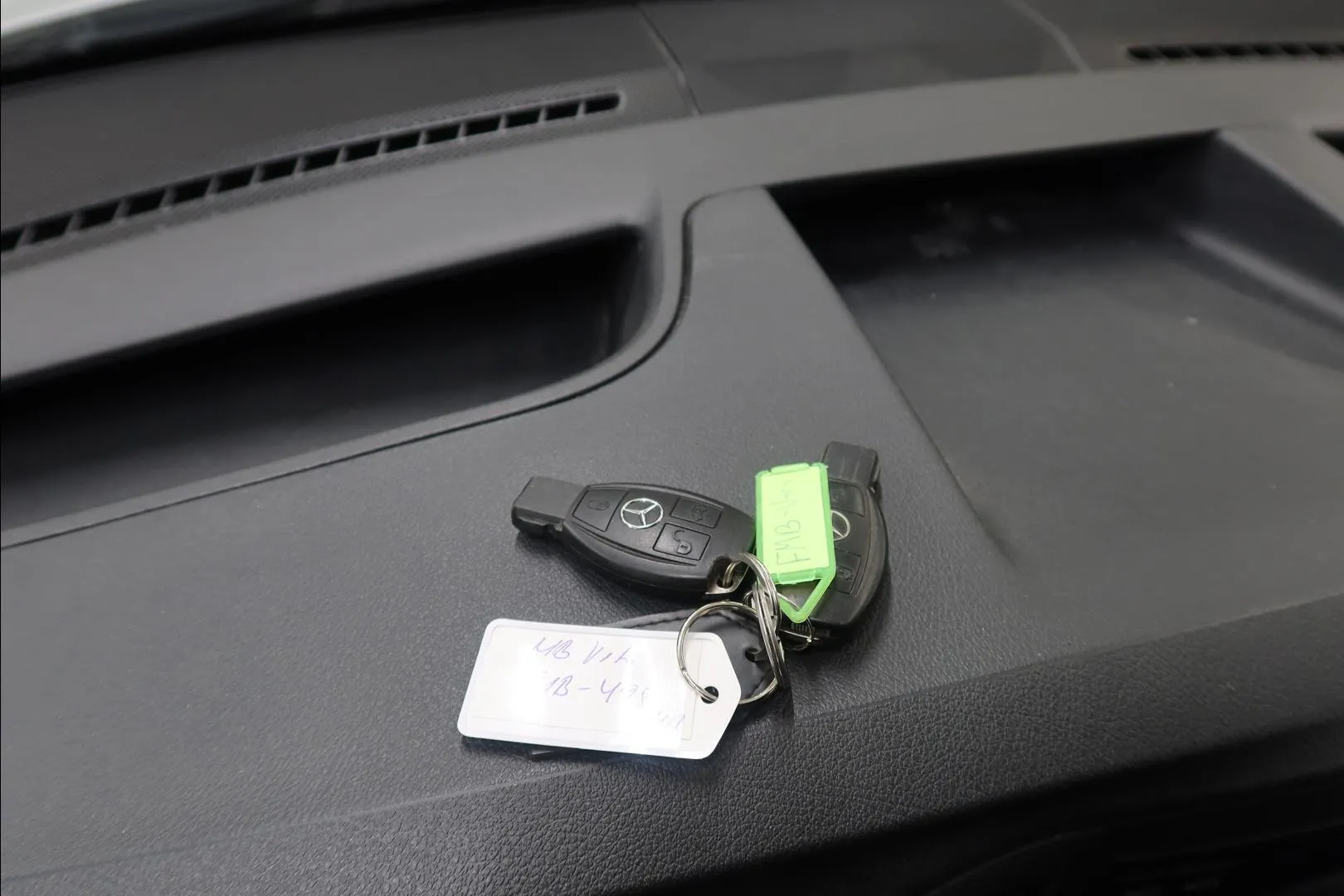 MERCEDES-BENZ Vito FMB-498 carousel image