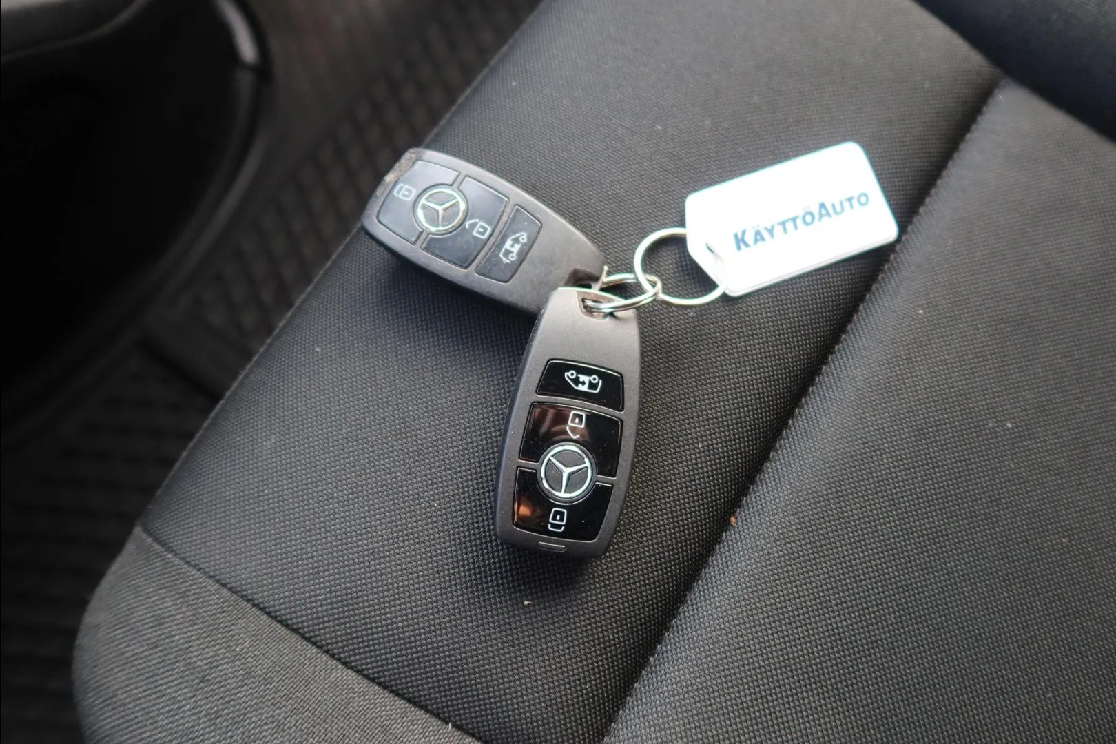 Mercedes-Benz Sprinter COT-647 carousel image