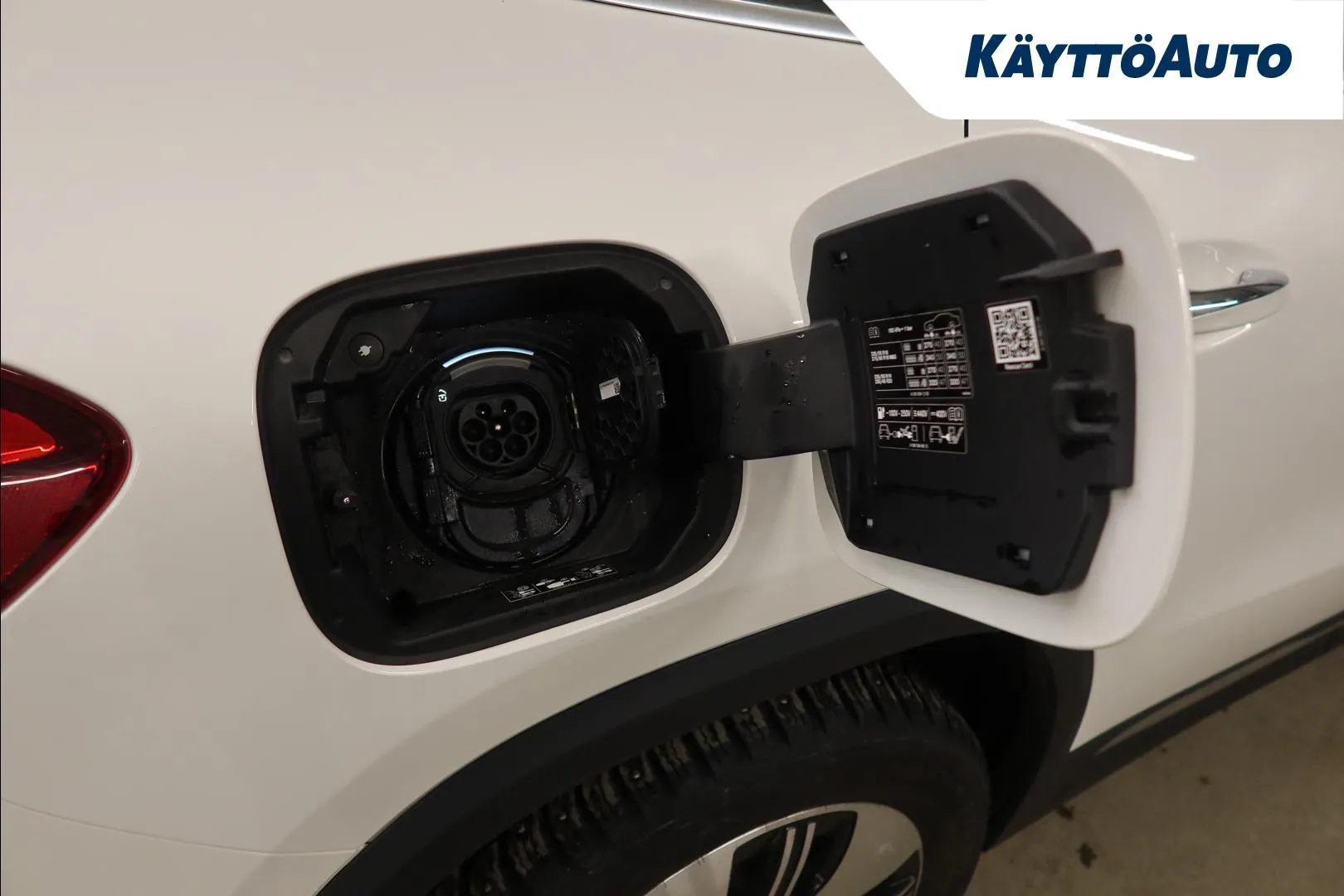 Mercedes-Benz EQA LPP-815 carousel image