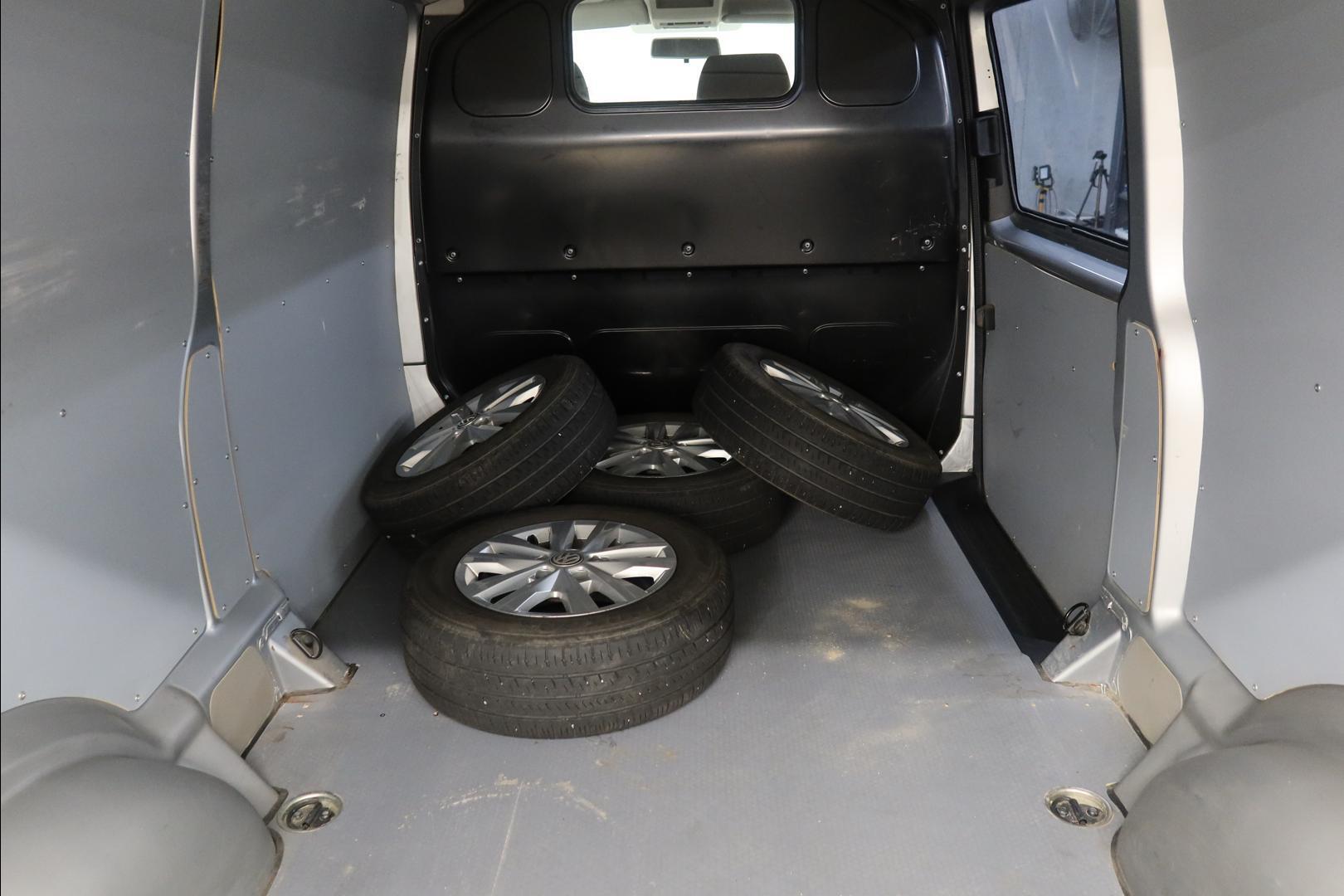 Volkswagen Transporter 2017, kuva 6/30