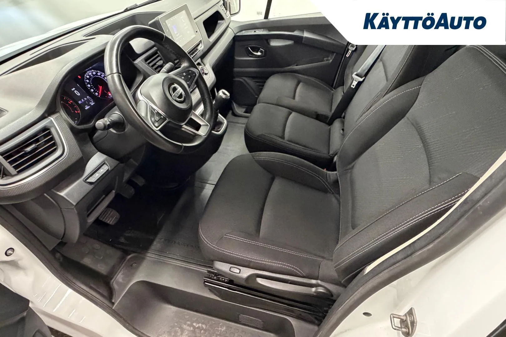 Nissan Primastar XSC-803 carousel image