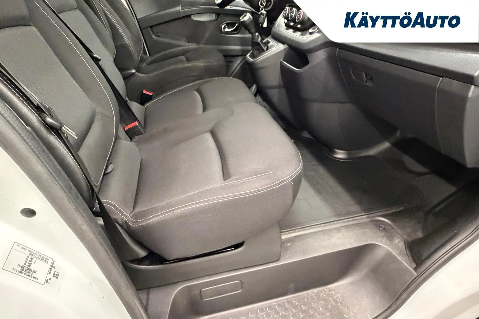 Nissan Primastar XSC-803 carousel image