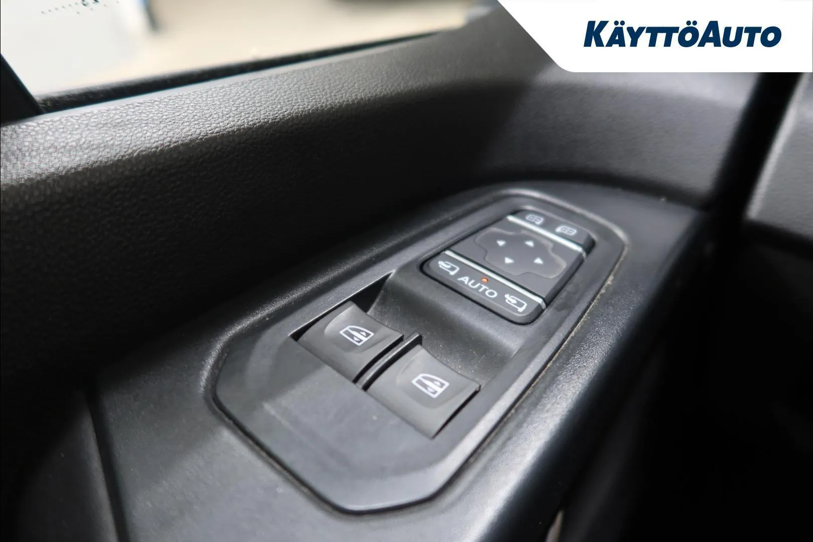 Nissan Primastar XSC-803 carousel image