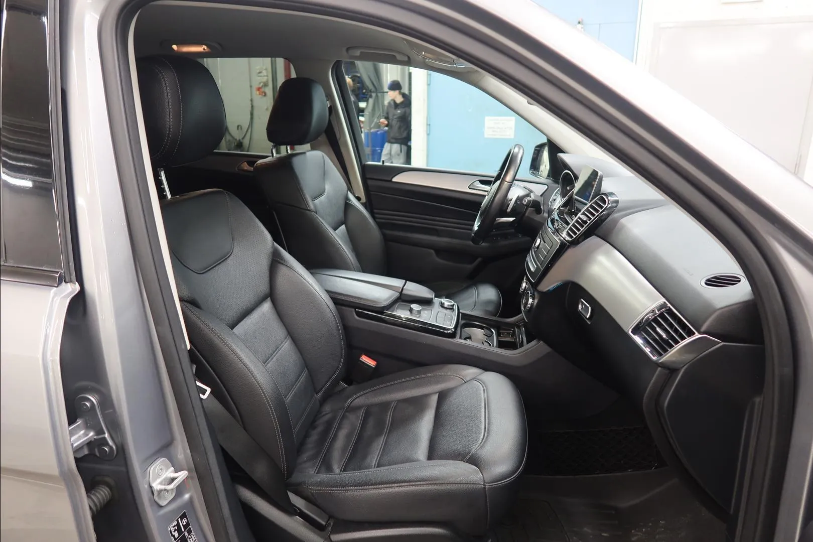 Mercedes-Benz GLE NLZ-298 carousel image