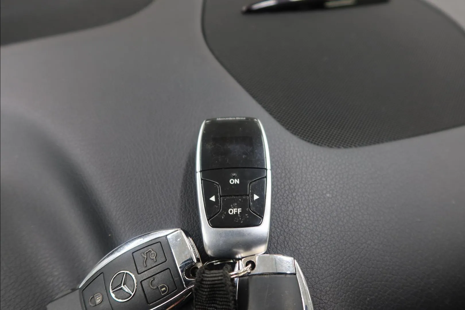 Mercedes-Benz GLE NLZ-298 carousel image