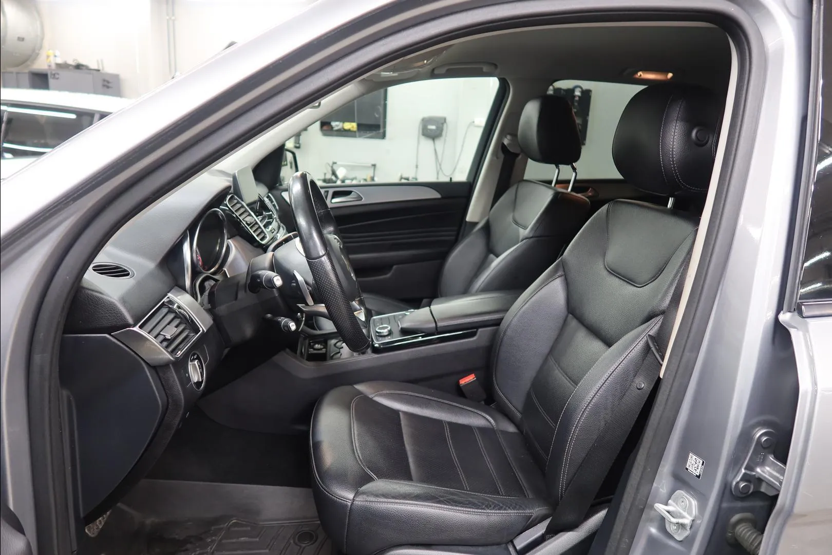 Mercedes-Benz GLE NLZ-298 carousel image