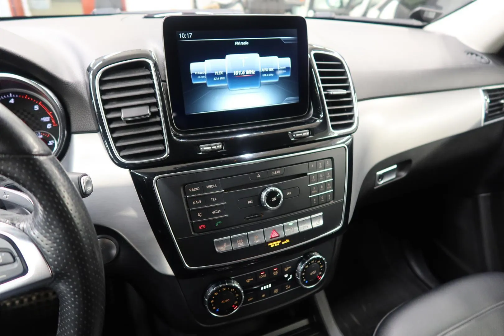 Mercedes-Benz GLE NLZ-298 carousel image