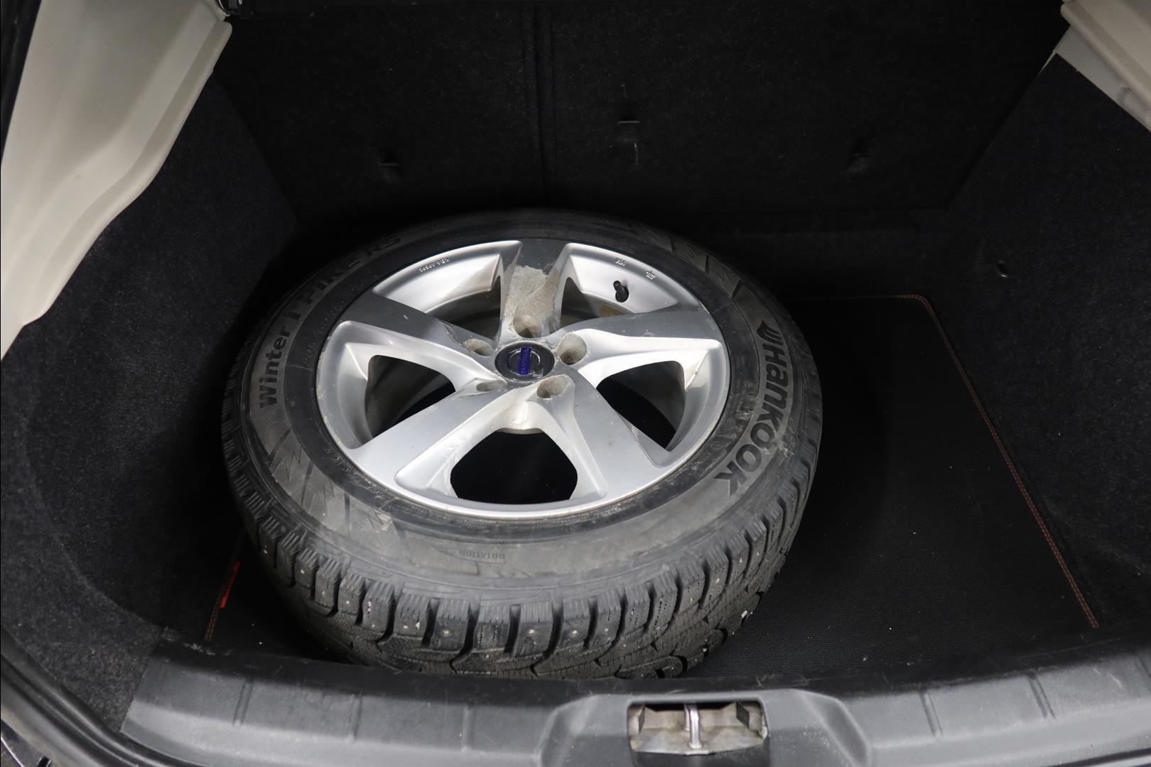 Volvo V40 Cross Country 2015, photo 6/30