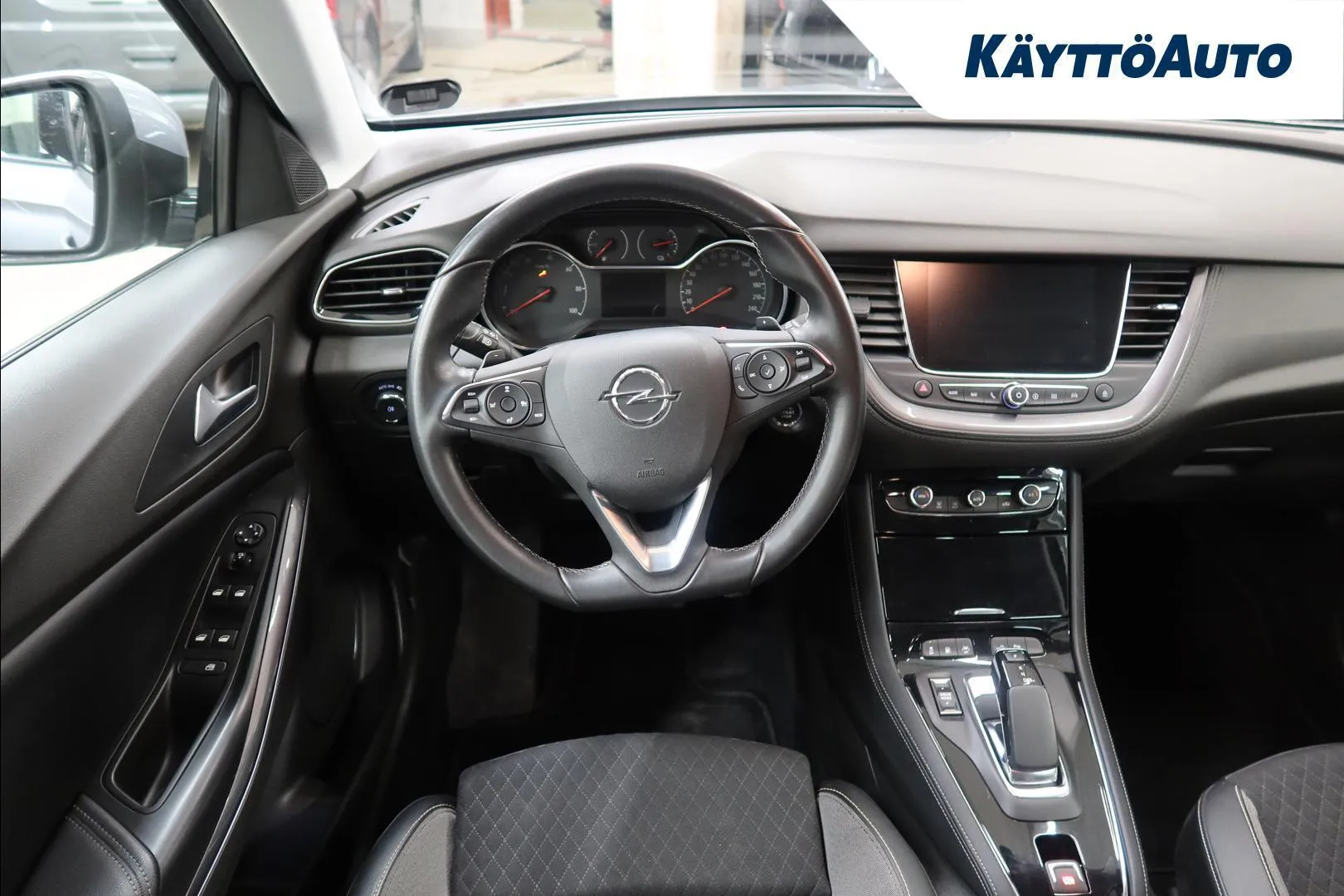 OPEL Grandland X ZNT-691 carousel image