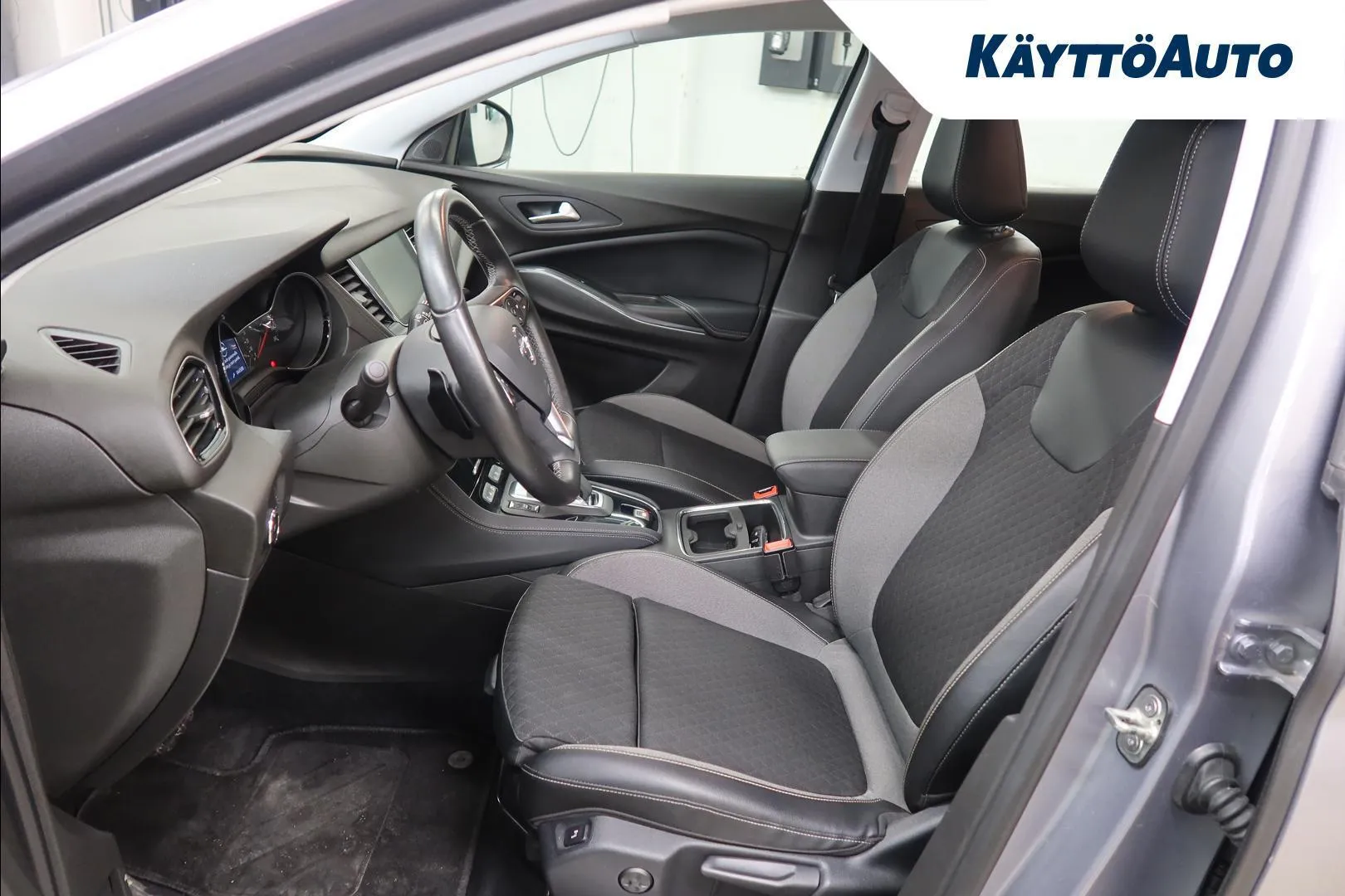 OPEL Grandland X ZNT-691 carousel image