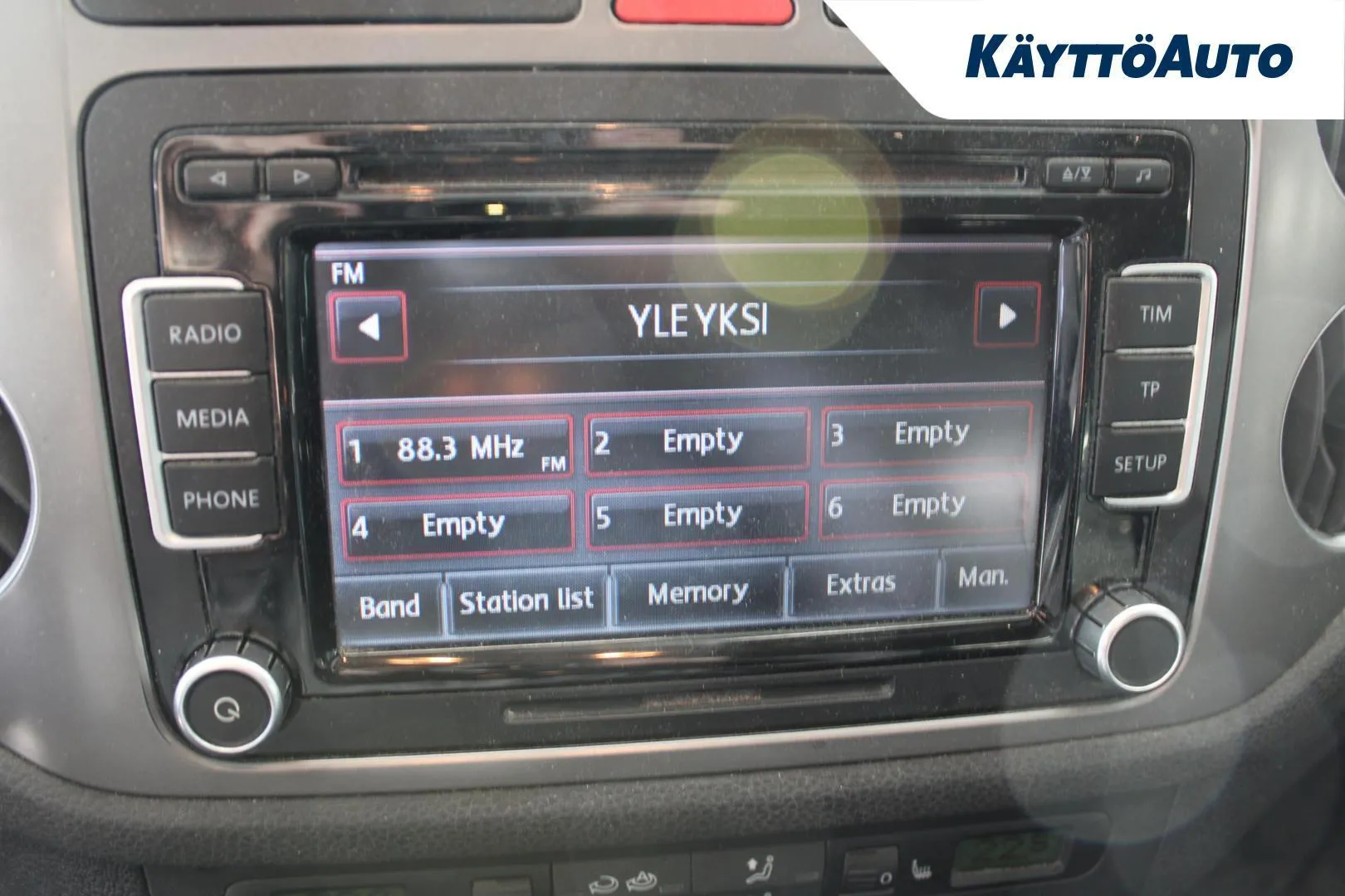 VOLKSWAGEN Tiguan SBZ-704 carousel image