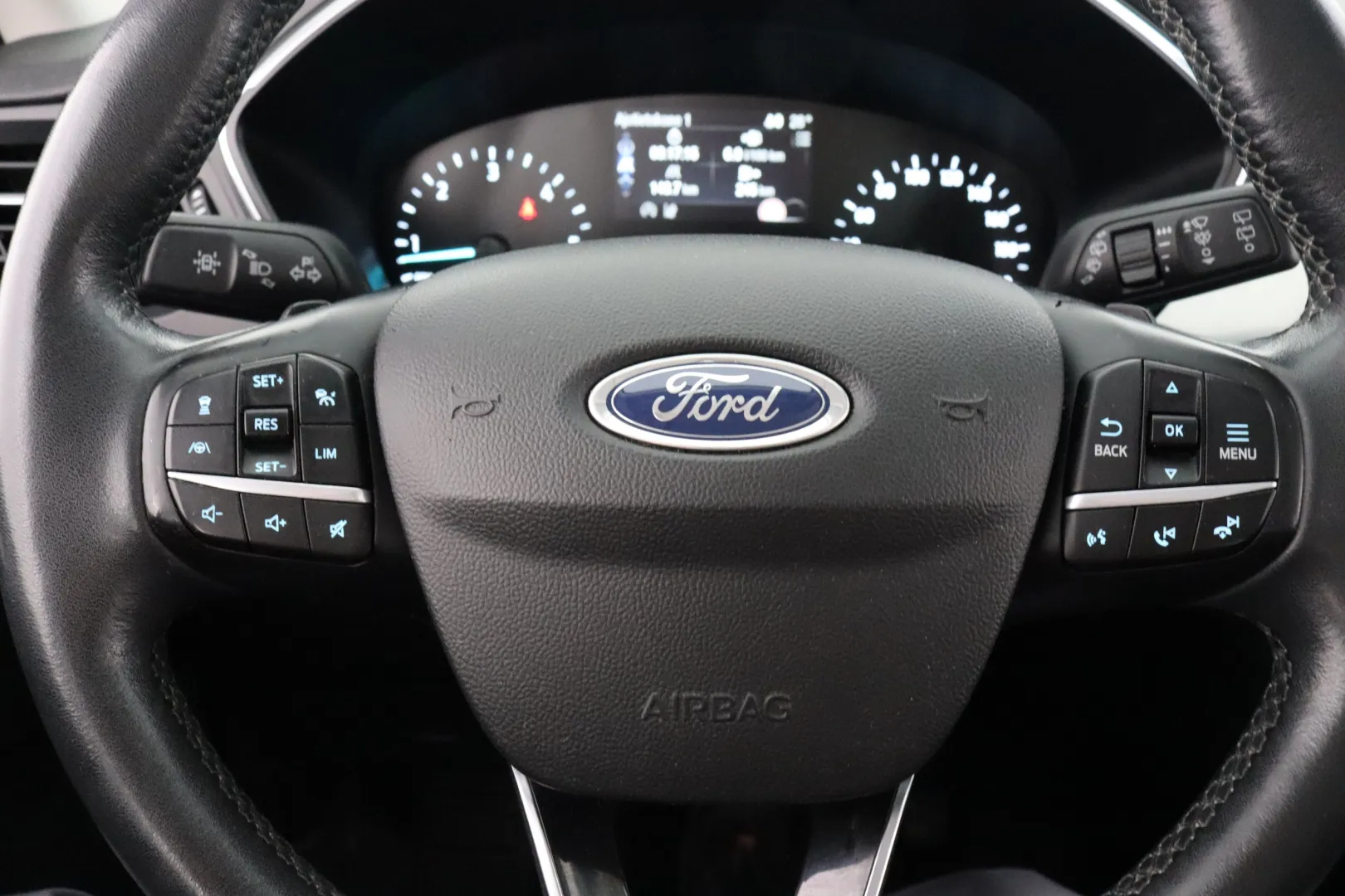 FORD Kuga IPZ-151 carousel image