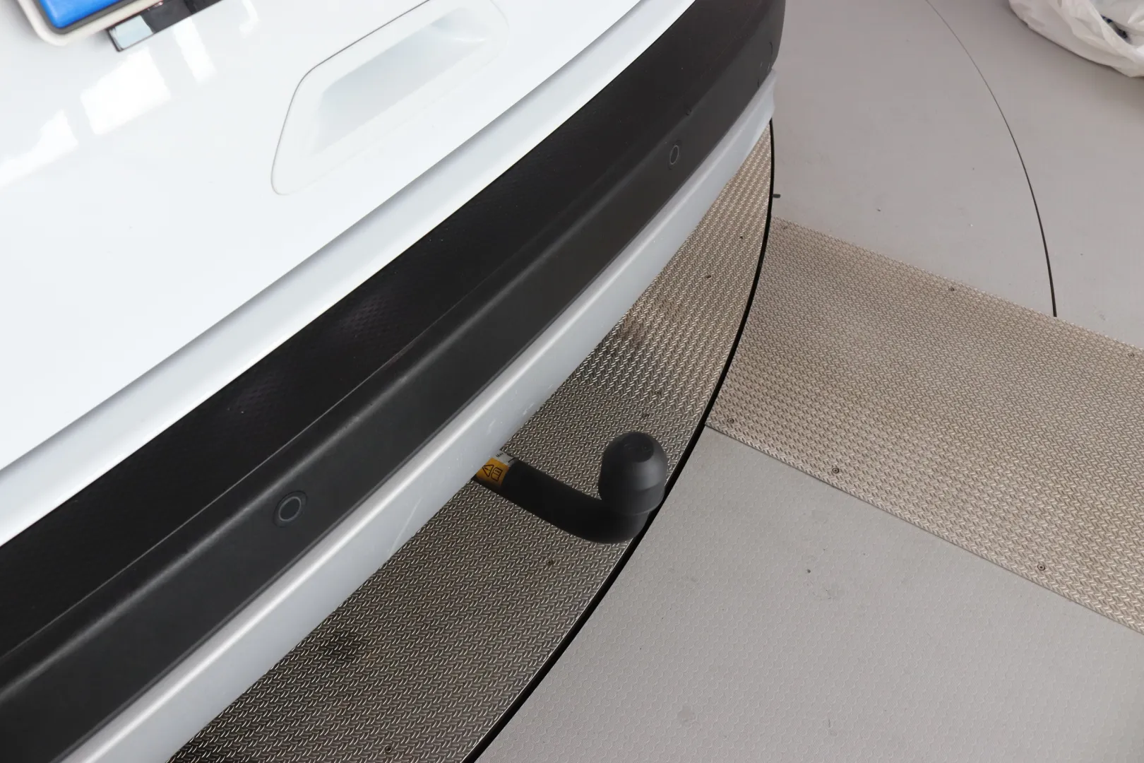 FORD Kuga IPZ-151 carousel image