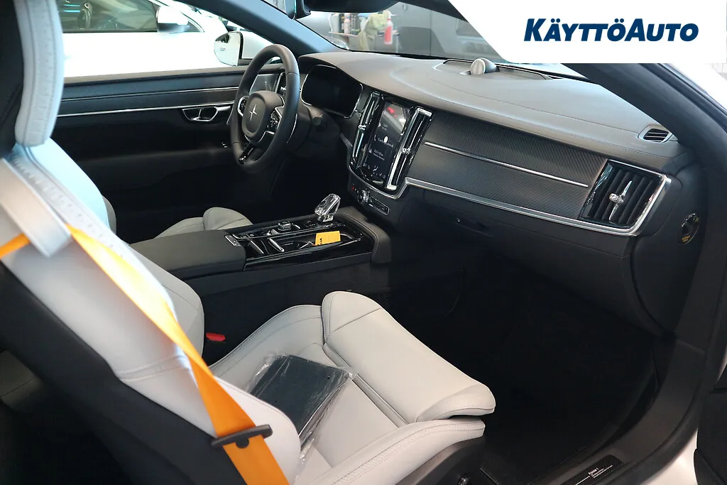 POLESTAR 1 ZOB-378 carousel image