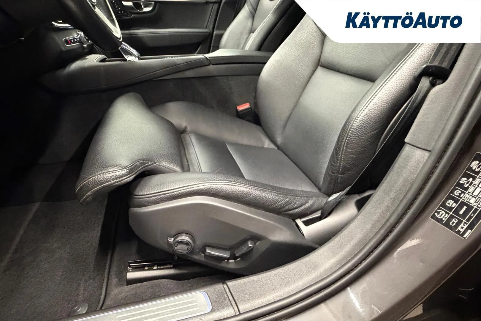Volvo V90 GOK-715 carousel image