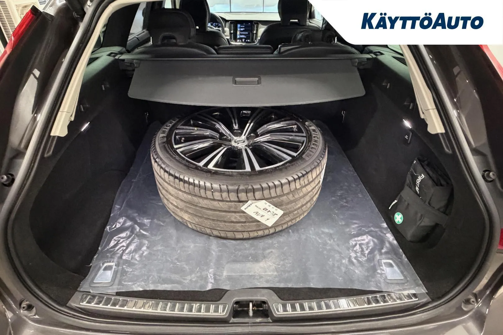 Volvo V90 GOK-715 carousel image