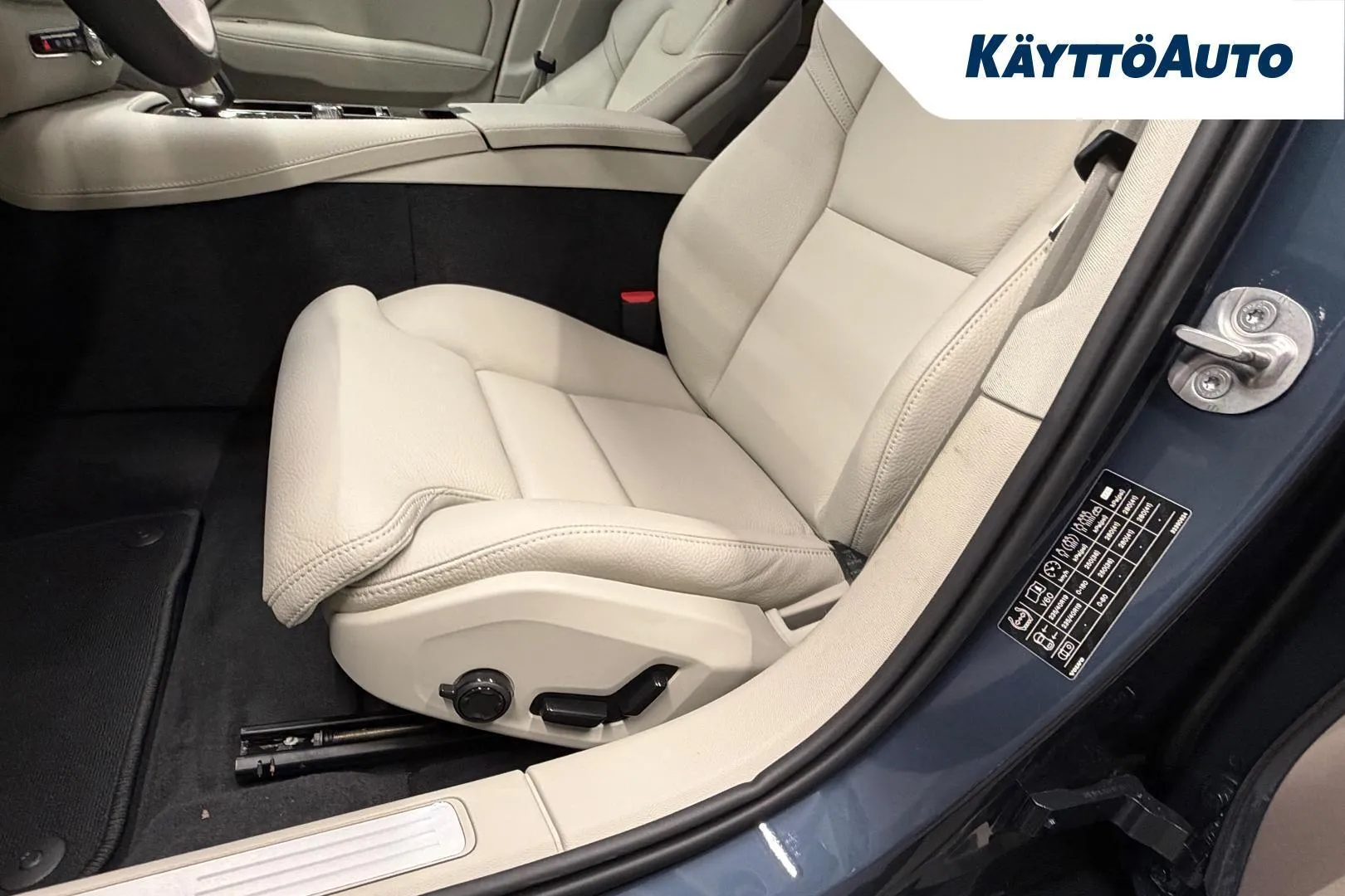Volvo V60 JOF-302 carousel image