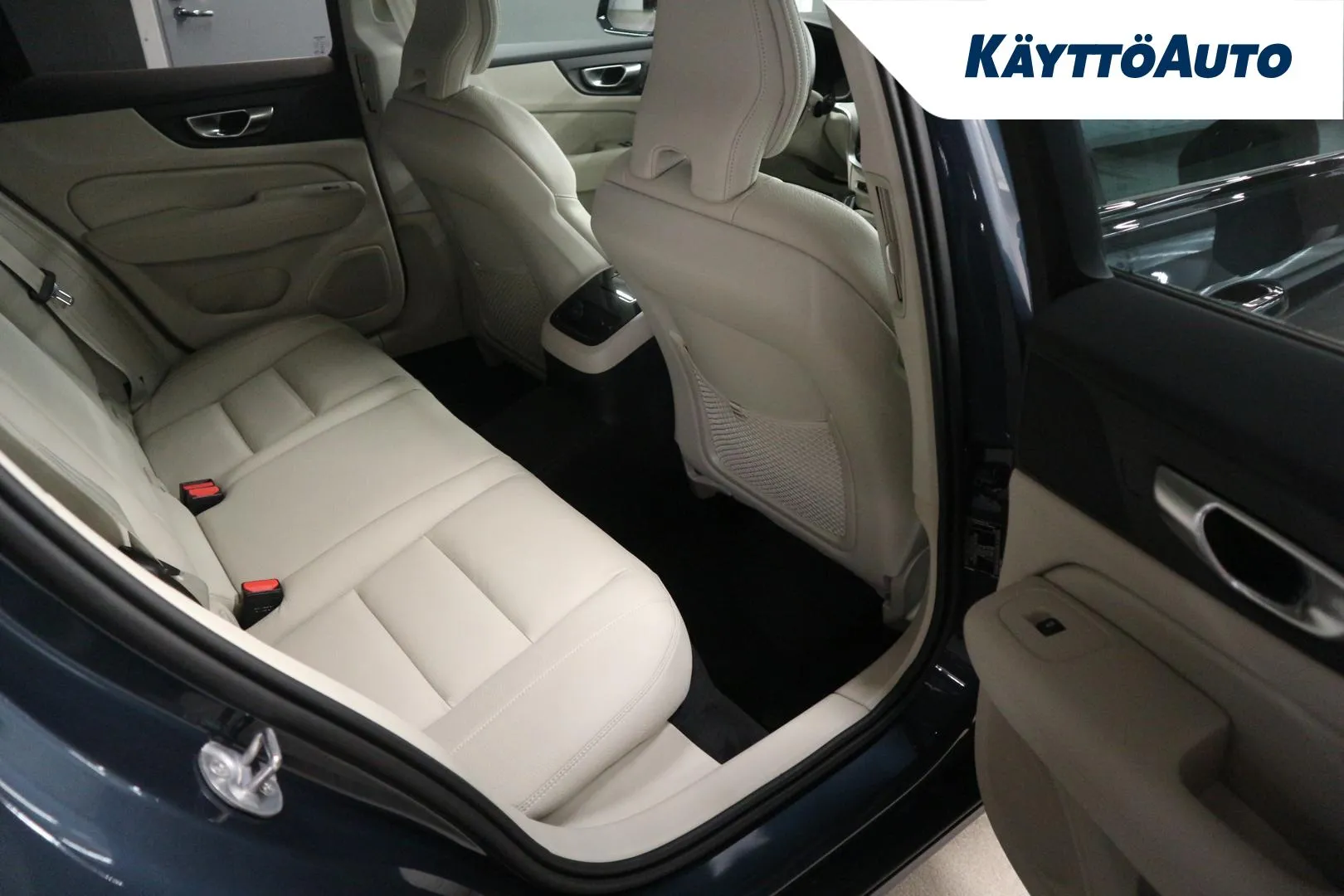 Volvo V60 JOF-302 carousel image