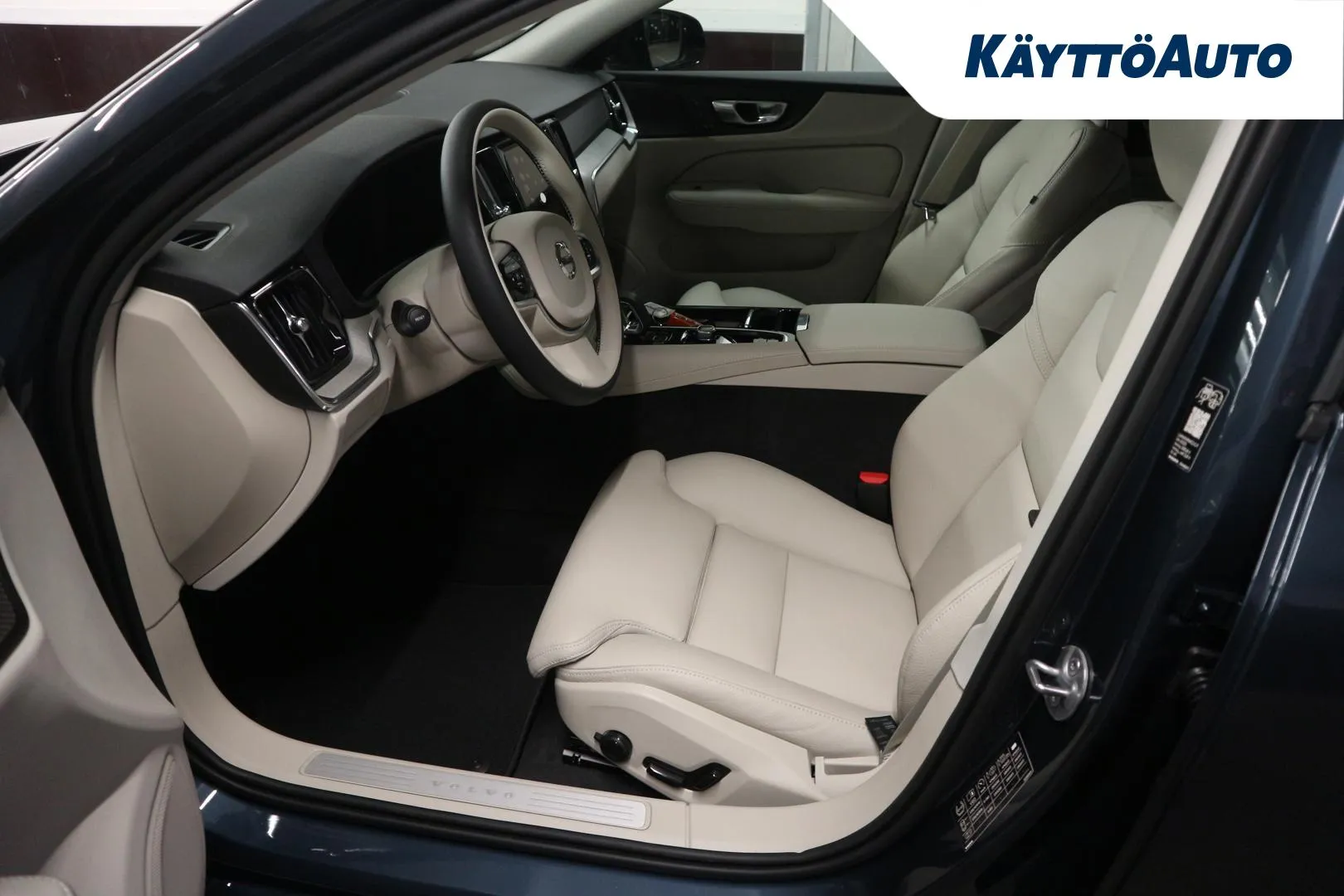 Volvo V60 JOF-302 carousel image