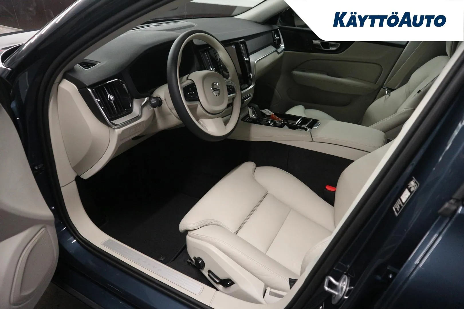 Volvo V60 JOF-302 carousel image