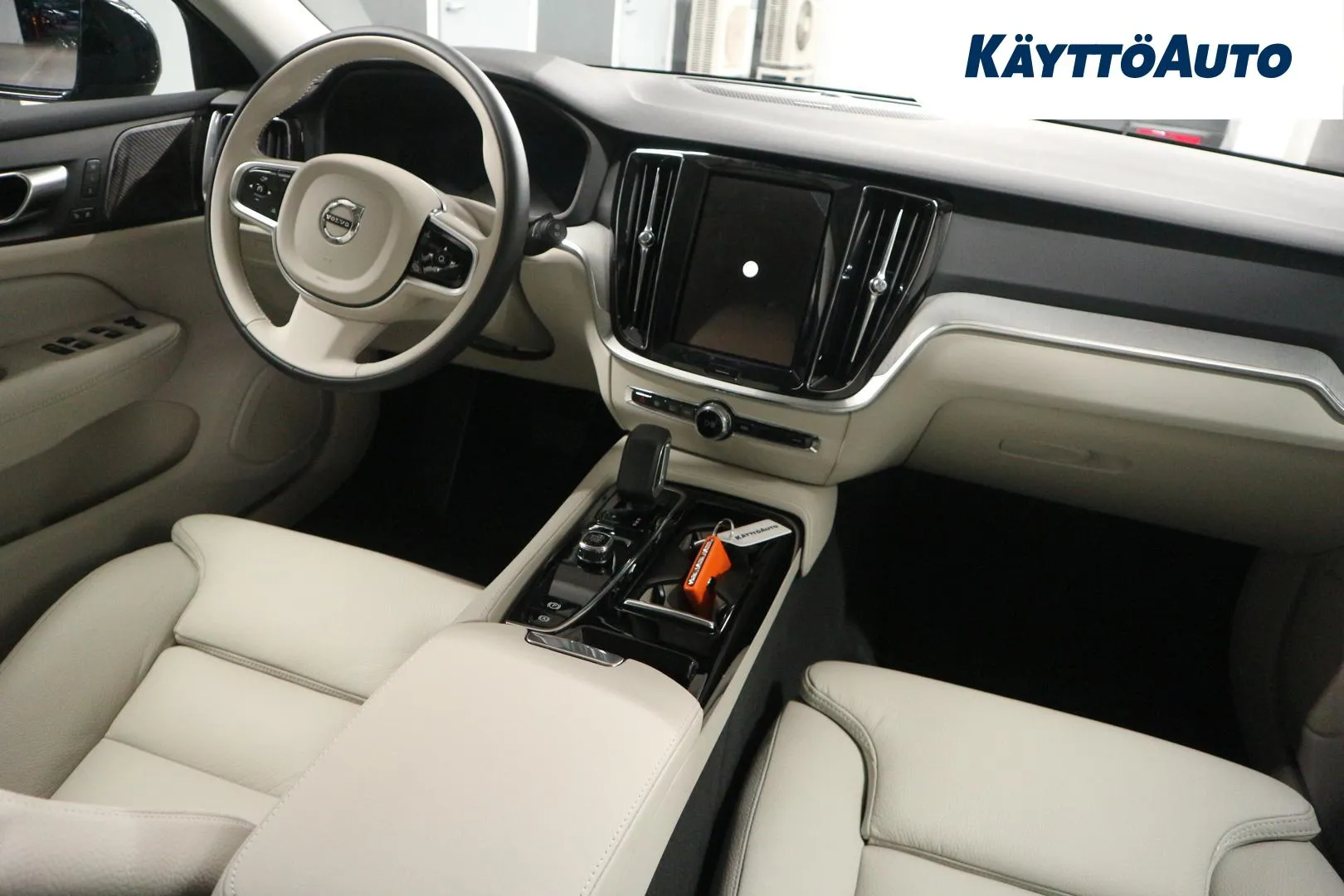 Volvo V60 JOF-302 carousel image