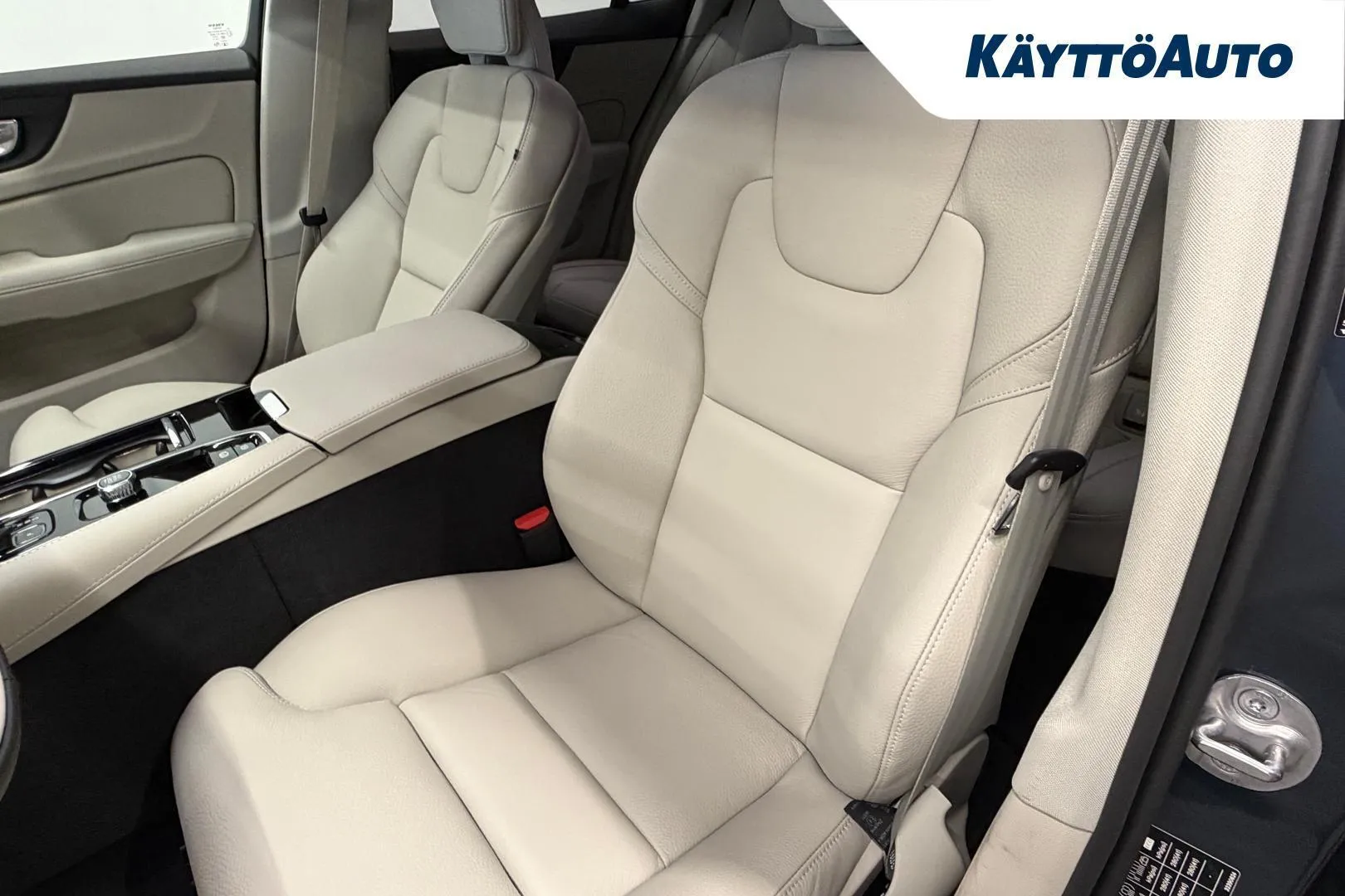 Volvo V60 JOF-302 carousel image