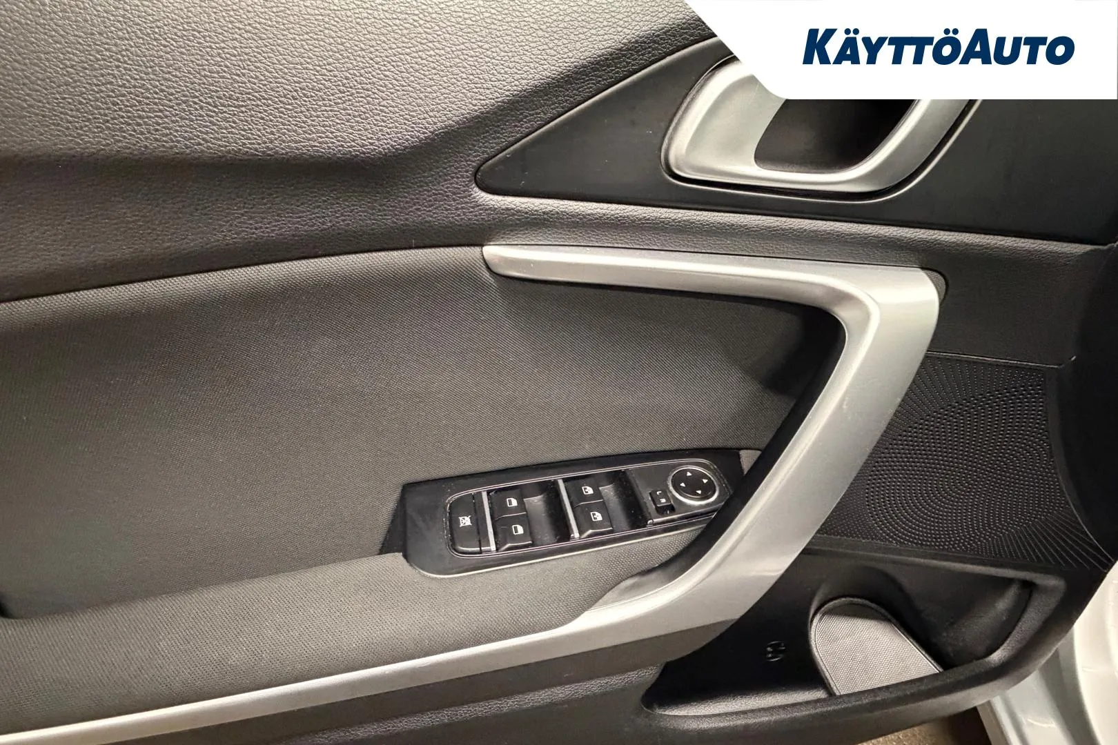 KIA Ceed KUS-660 carousel image