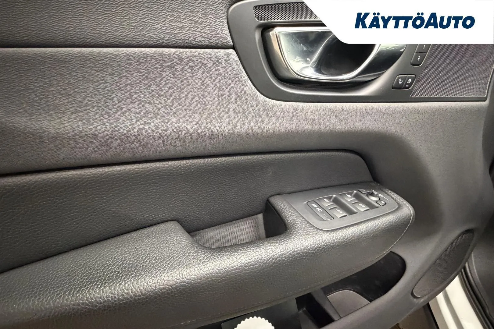 Volvo XC60 OZL-910 carousel image