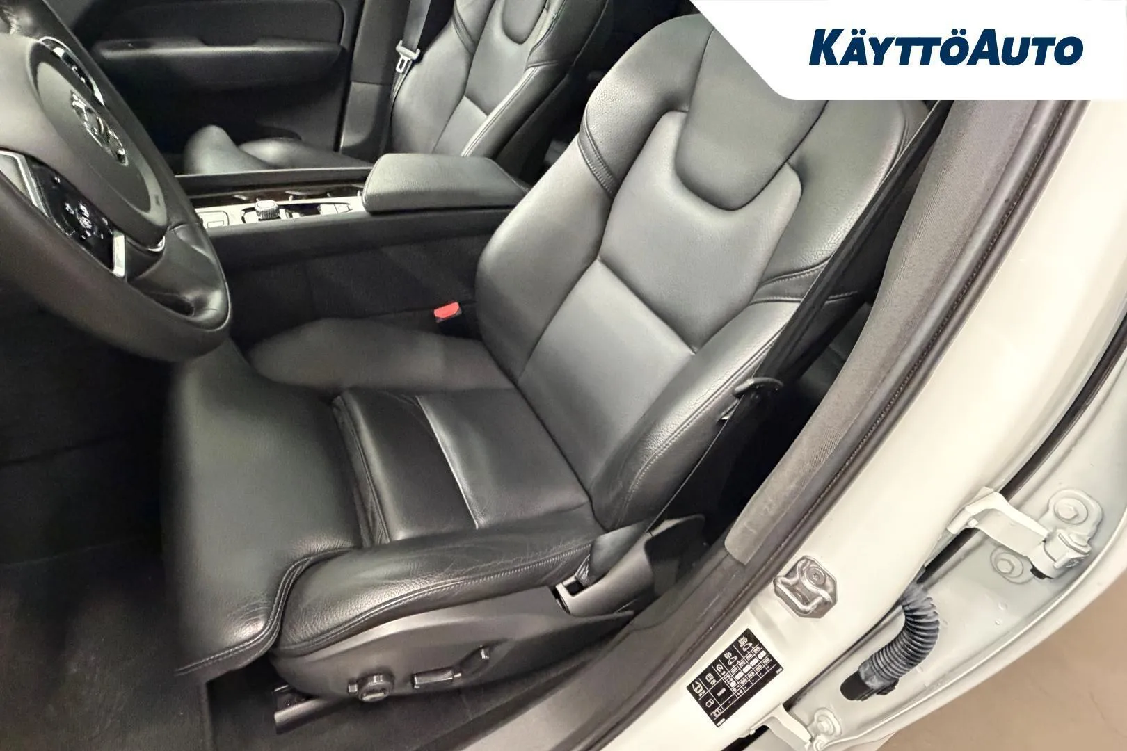 Volvo XC60 OZL-910 carousel image